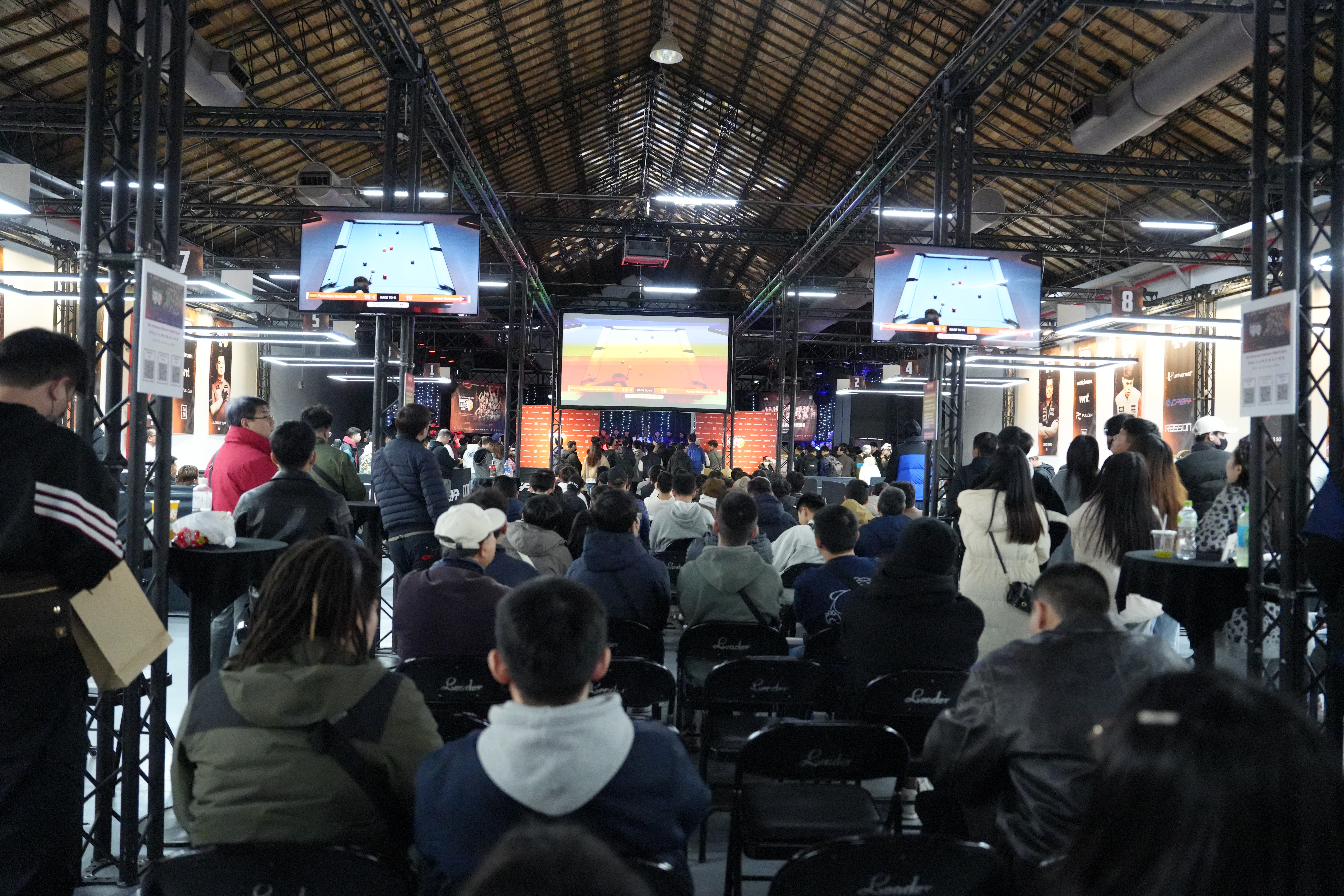 球迷熱情支持彷彿是棒球國際賽場景。大會提供 