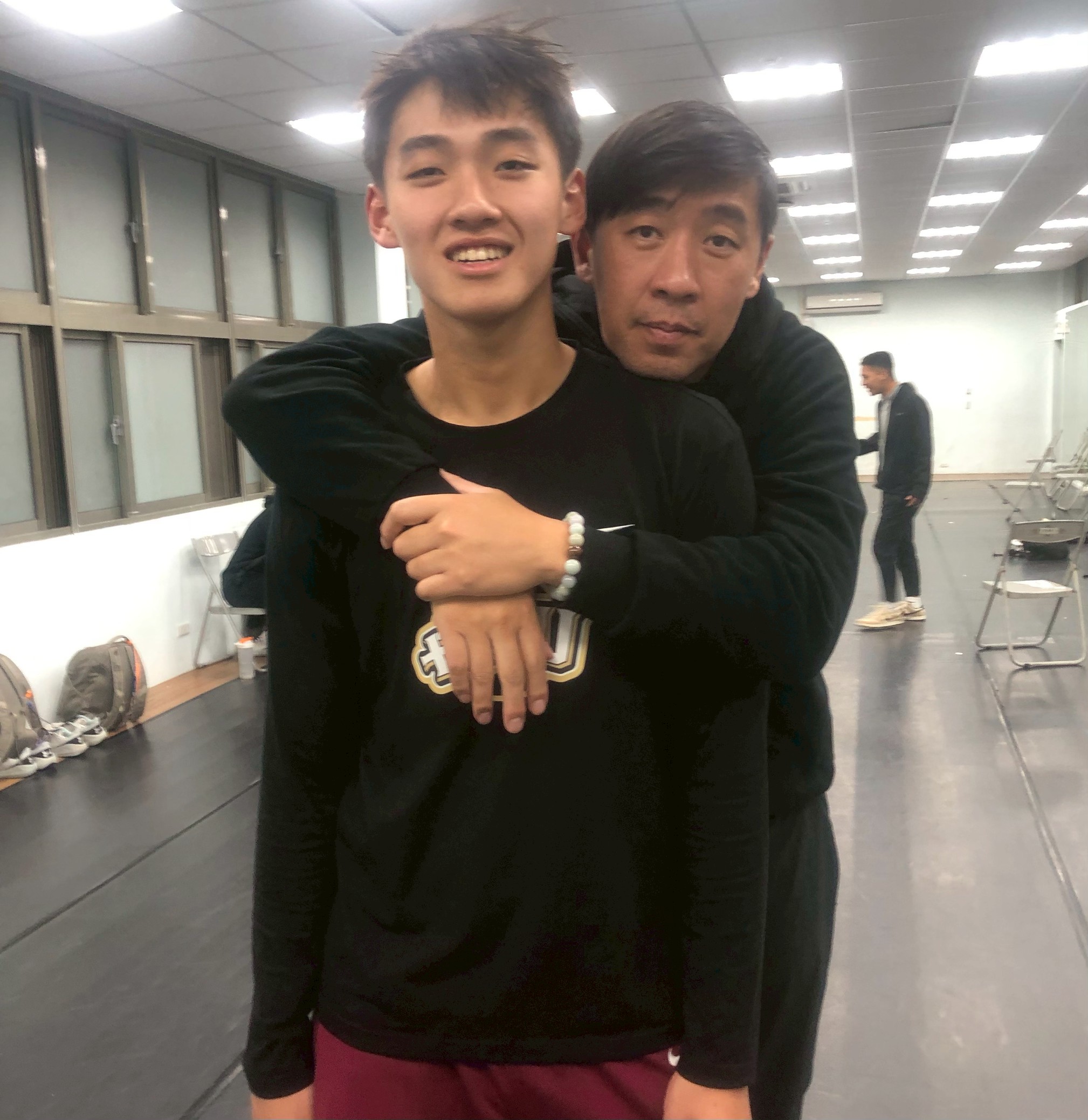 輔大父子檔「寶兒教練」楊哲宜內與大一菜鳥兒子楊曜名。大專體總提供