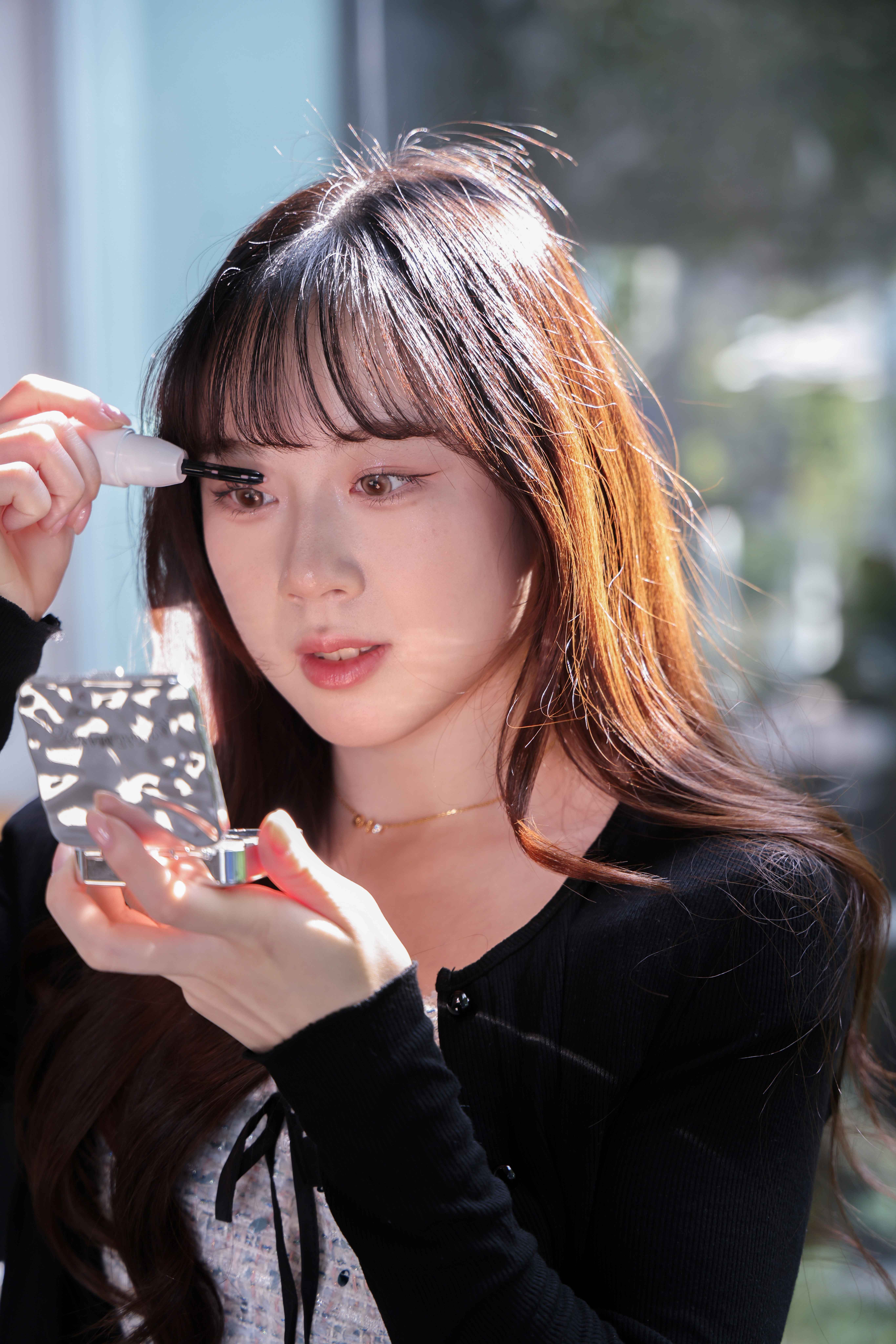 子星擅長化妝，從比賽妝到日常妝髮都可以自己動手。特約記者 郭運復攝影