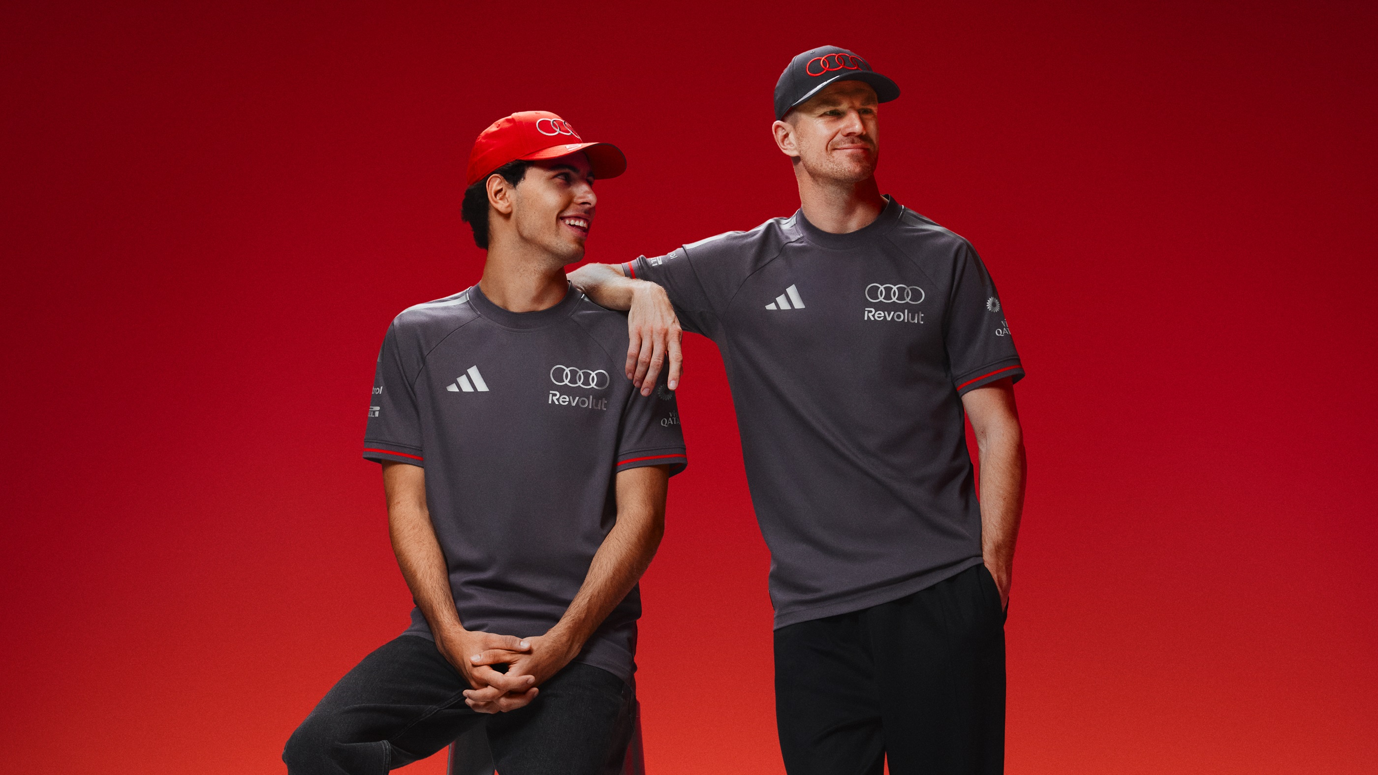 adidas於 2026 賽季前夕正式宣布攜手 Audi Revolut F1 車隊成為官方合作夥伴並共同揭曉首波聯名系列，為即將登上Formula 1 賽道的Audi Revolut F1 車隊暖身。官方提供