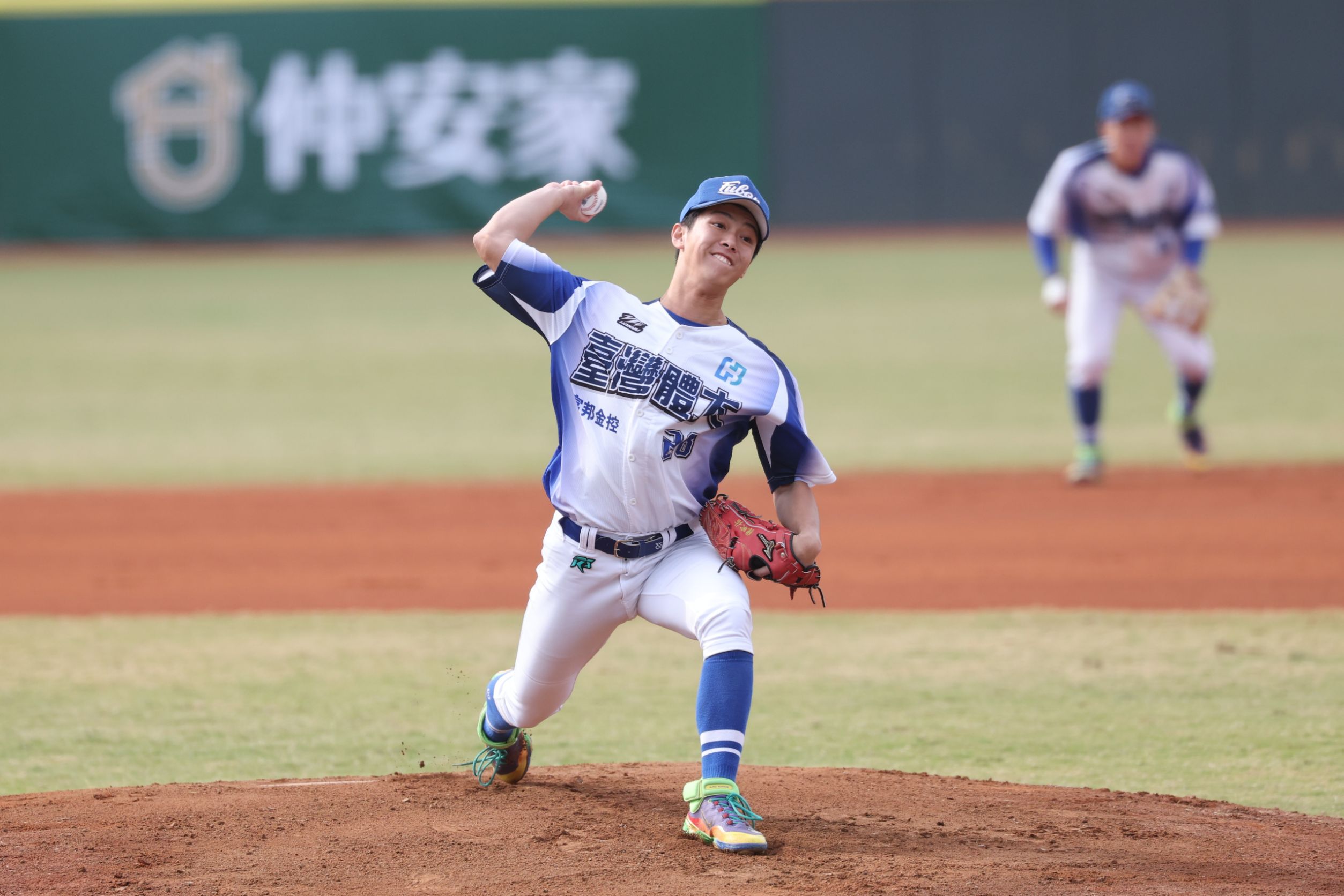 李睿騰先發5局失2分奪勝投。大專體總提供