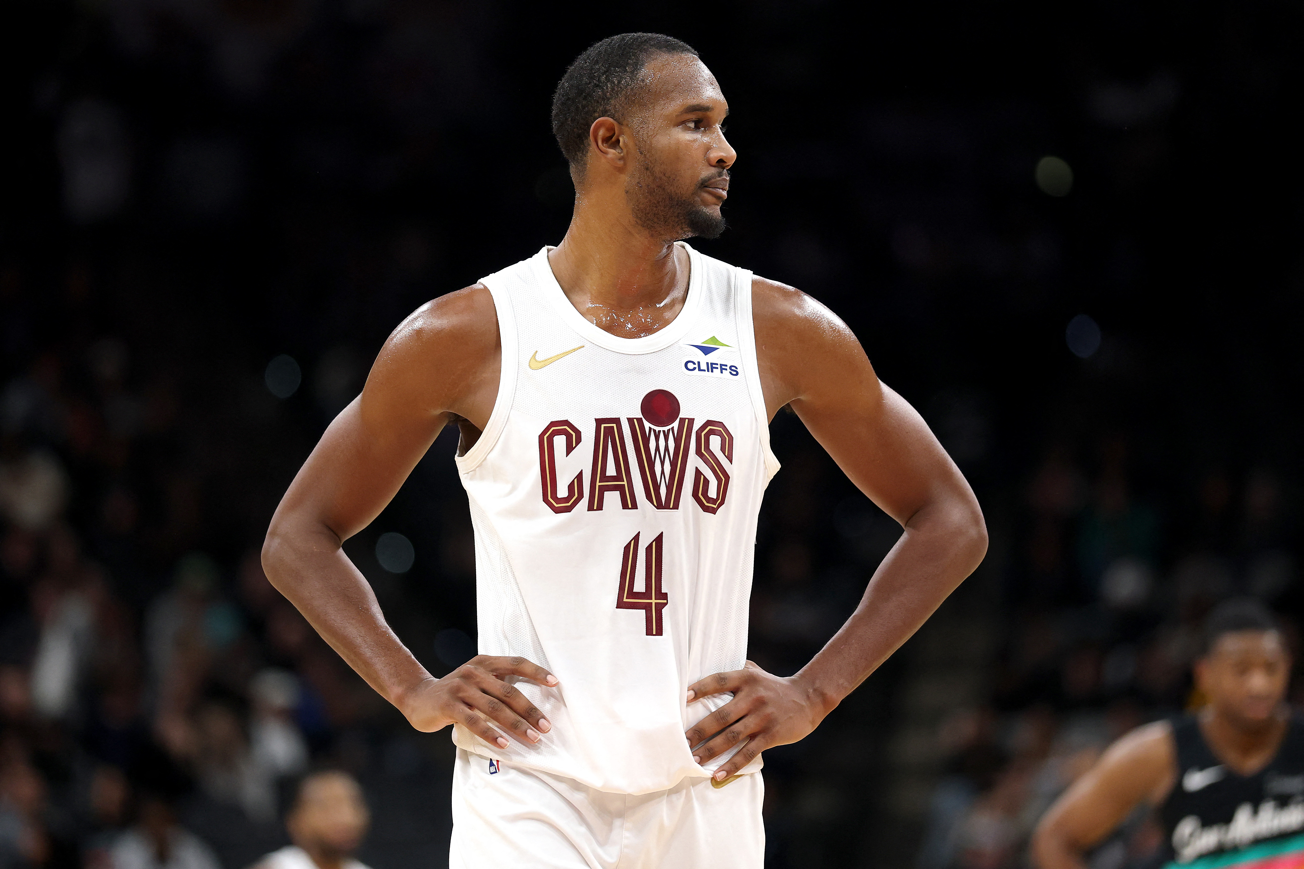 莫布里(Evan Mobley)傷癒歸隊，騎士得以用完整陣容應戰。法新社