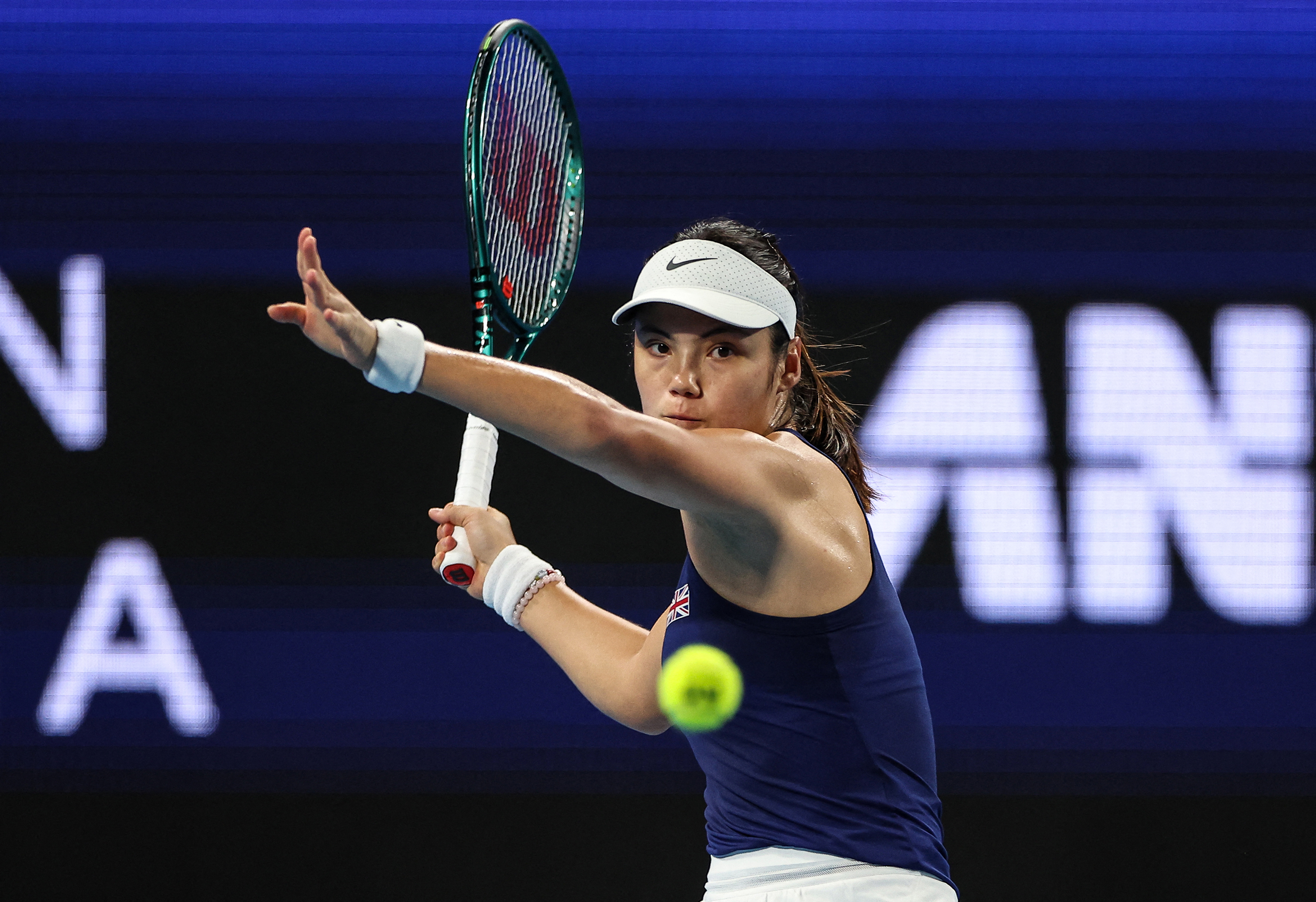 拉杜卡努在新賽季狀態也不太穩定。法新社