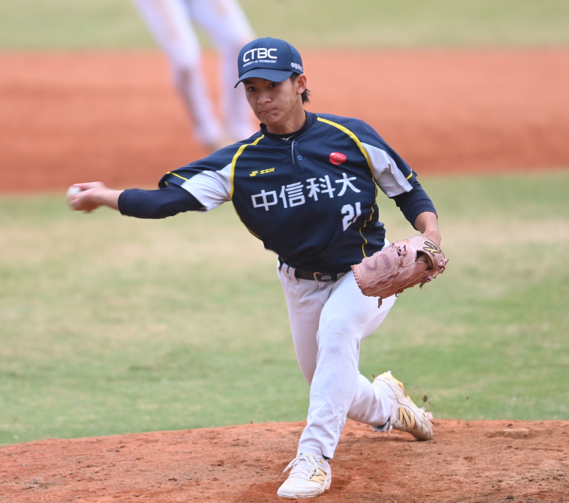 張豪幸延長賽後援4局收勝。大專體總提供