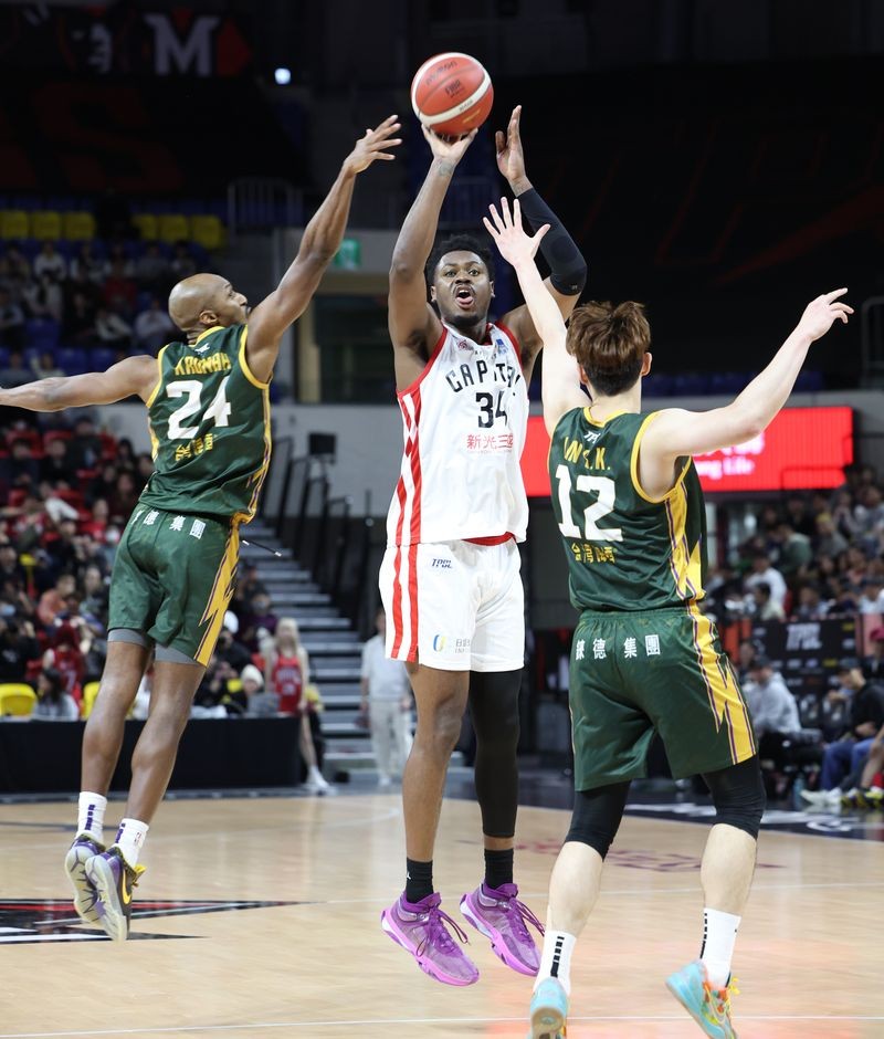 史東拿下再度來台後的單場最高28分。李天助攝