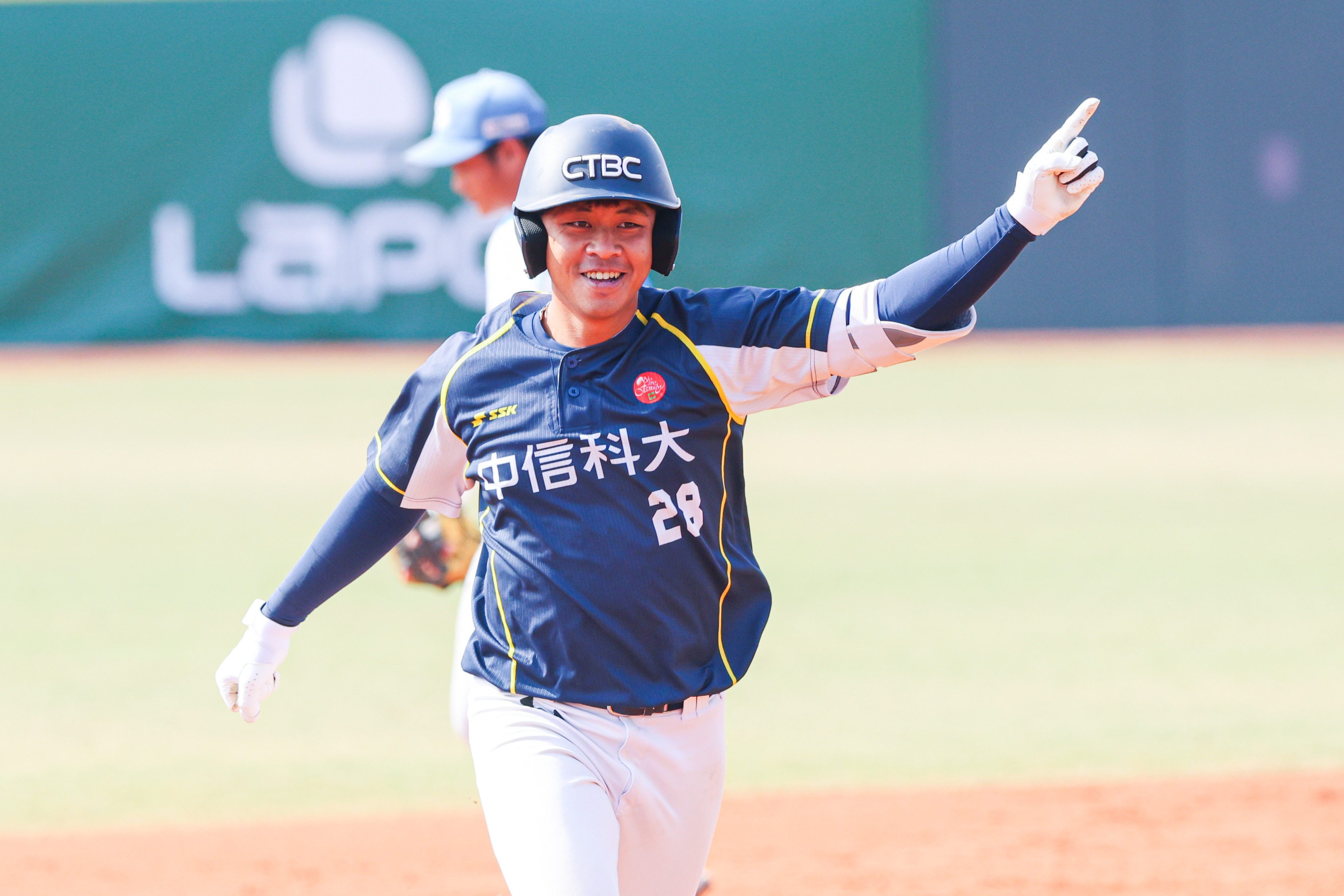林靖倫陽春全壘打。大專體總提供