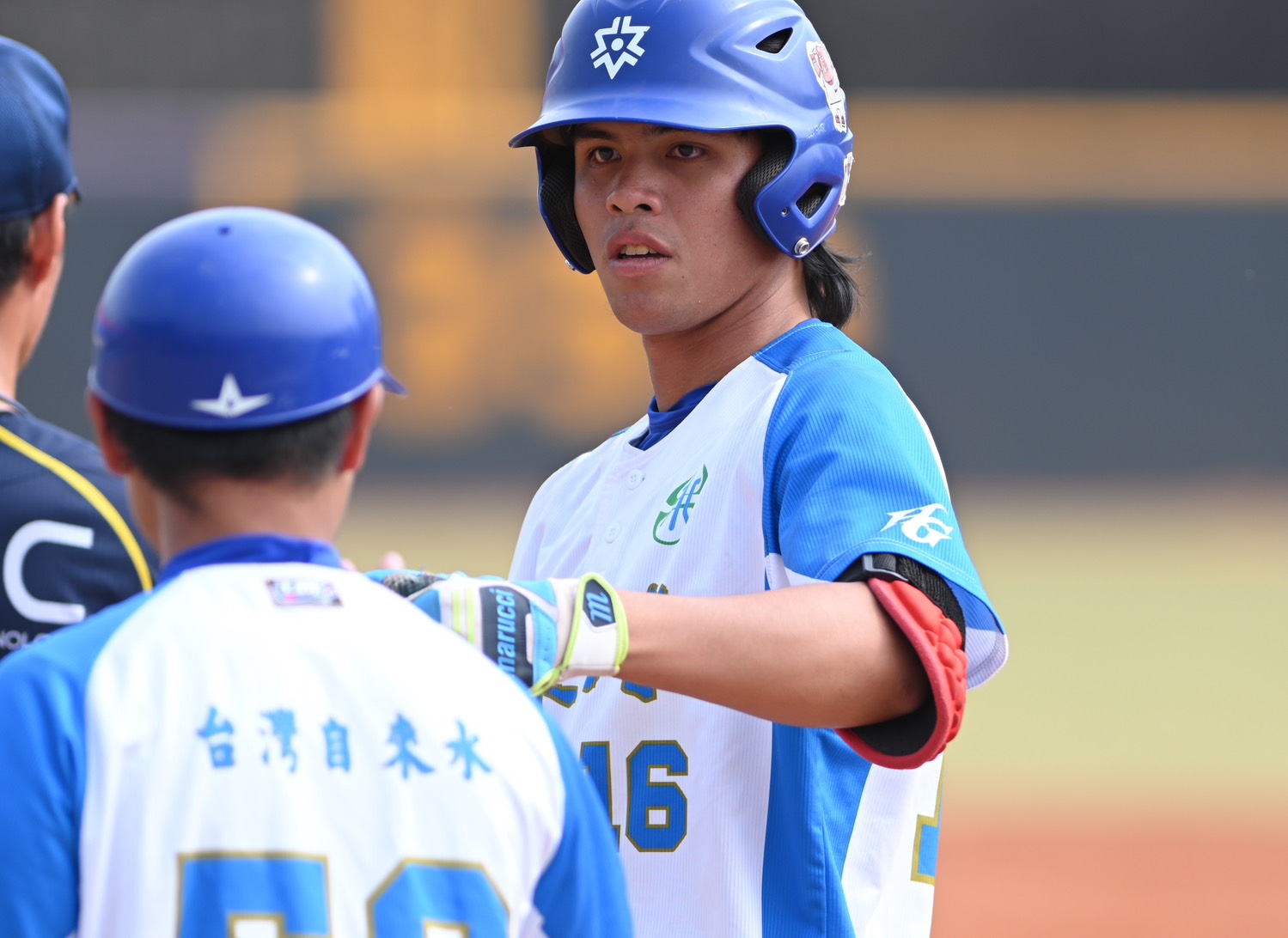 曾顯恩3安4打點。