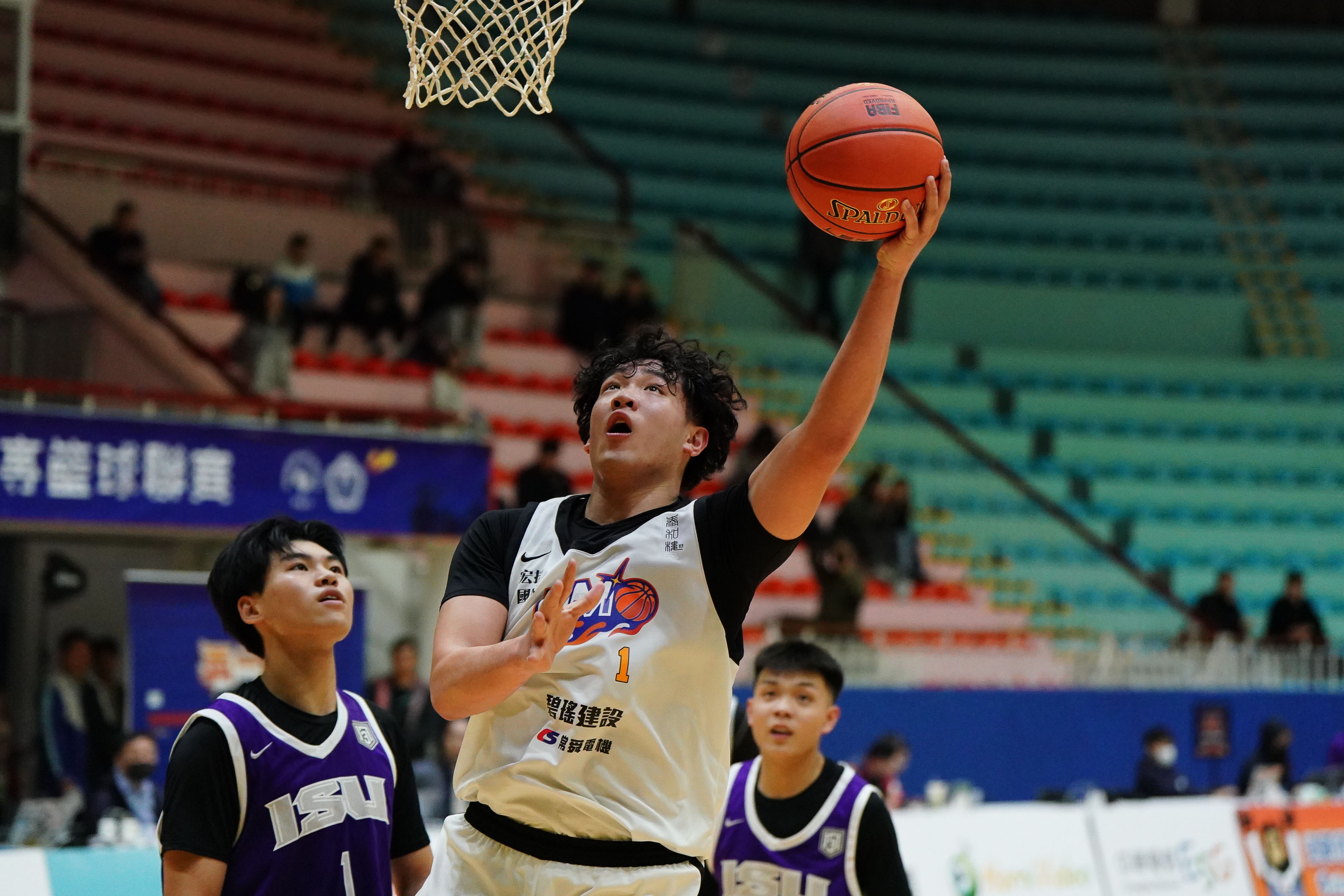 黎明學院張佑齊10分11籃板雙十。大專體總提供