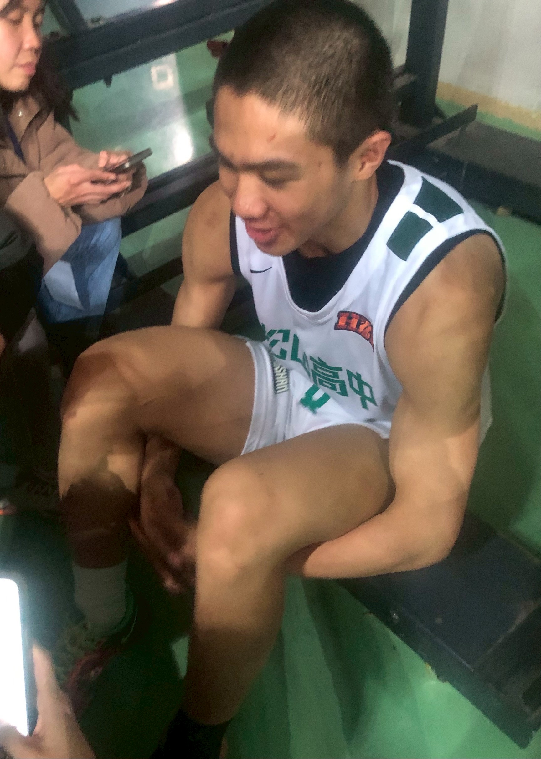 劉廷寬昨斷2牙今傷腳率松山晉4，高中體總提供