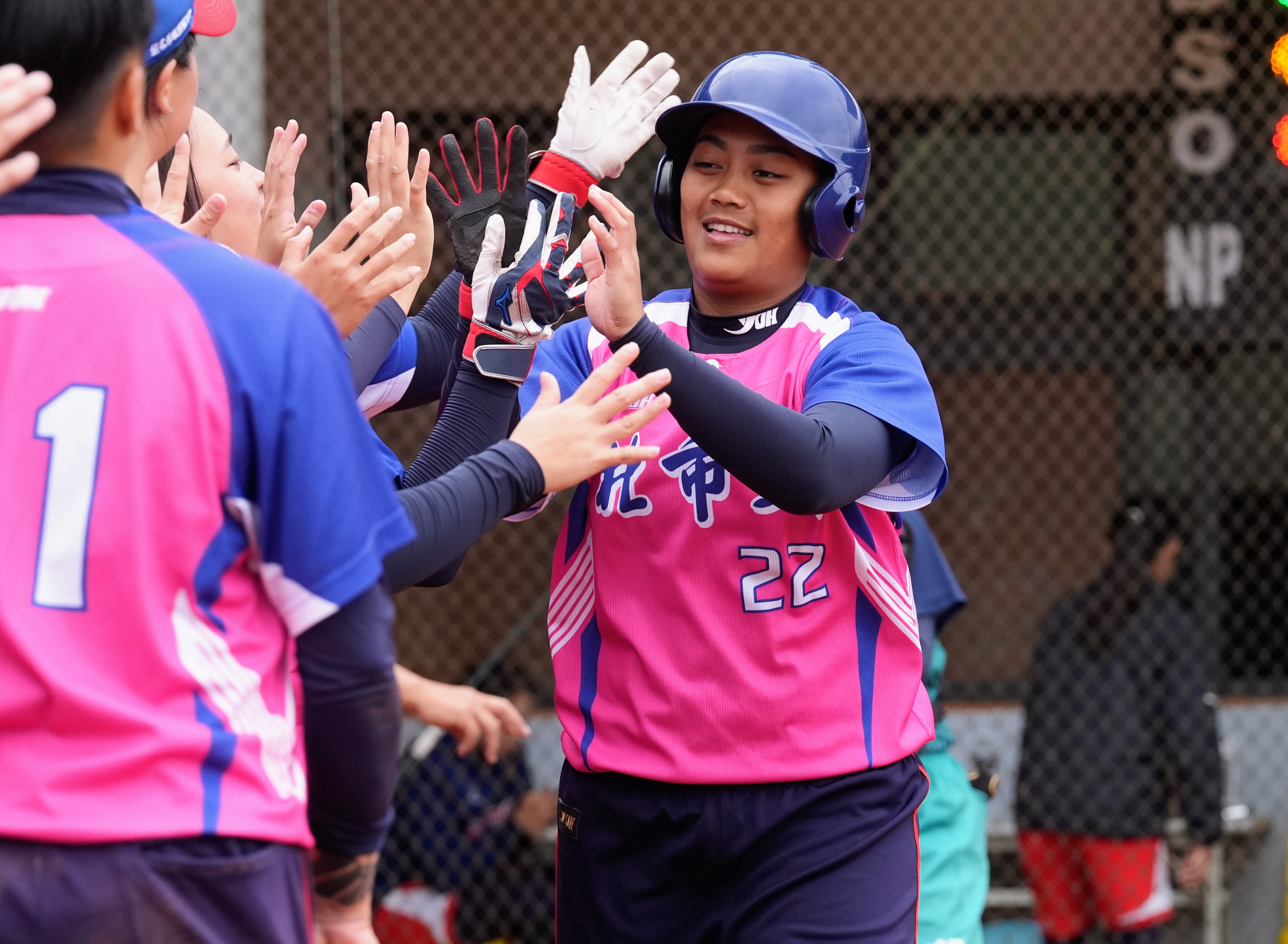 李心芸右單場雙響,替北市大搶下本階段首勝。大專體總提供