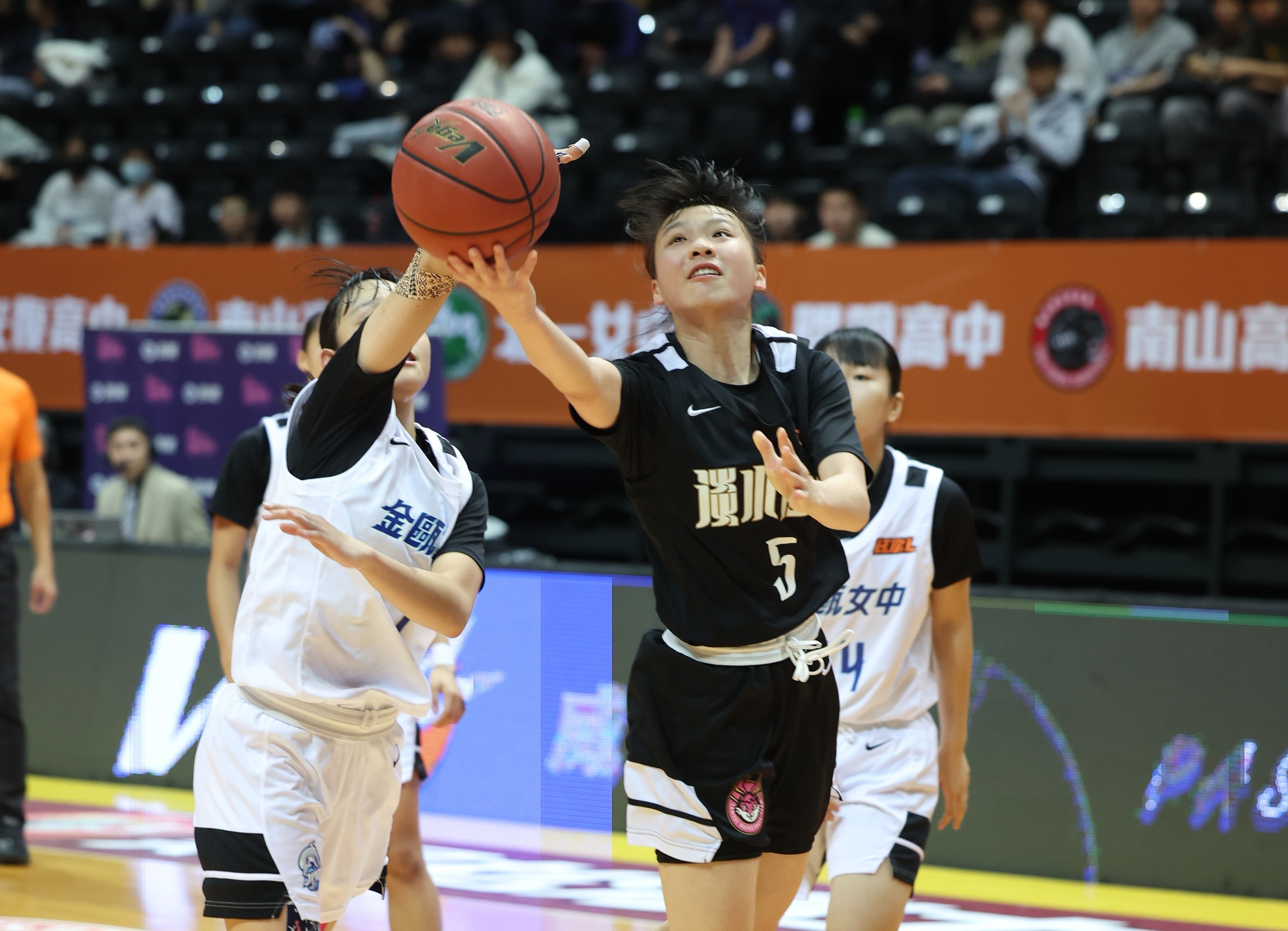 淡商優質主控鄭敬璇則三分球6投中3得23分。高中體總提供