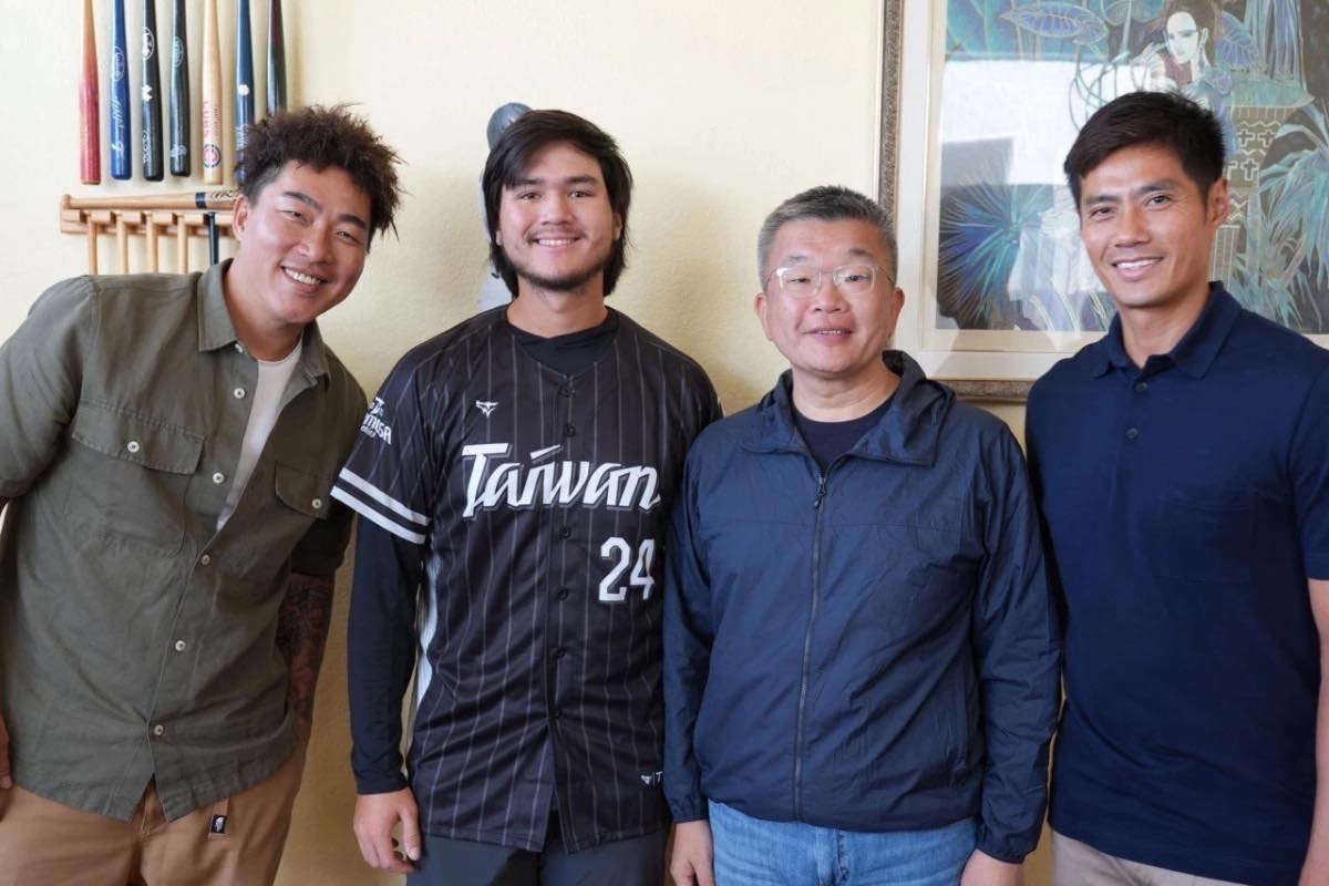 郭泓志、龍恩、蔡其昌、陳偉殷。蔡其昌臉書