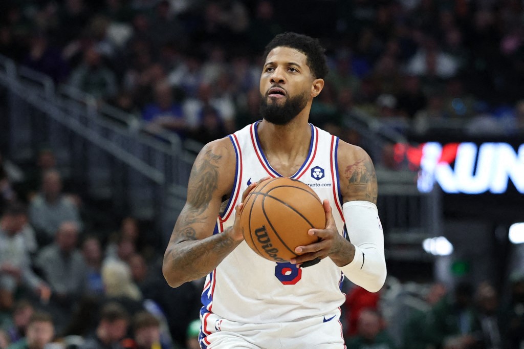 費城76人主力前鋒喬治（Paul George）因違反NBA的禁藥規定，今天上午被禁賽25場的處分。法新社