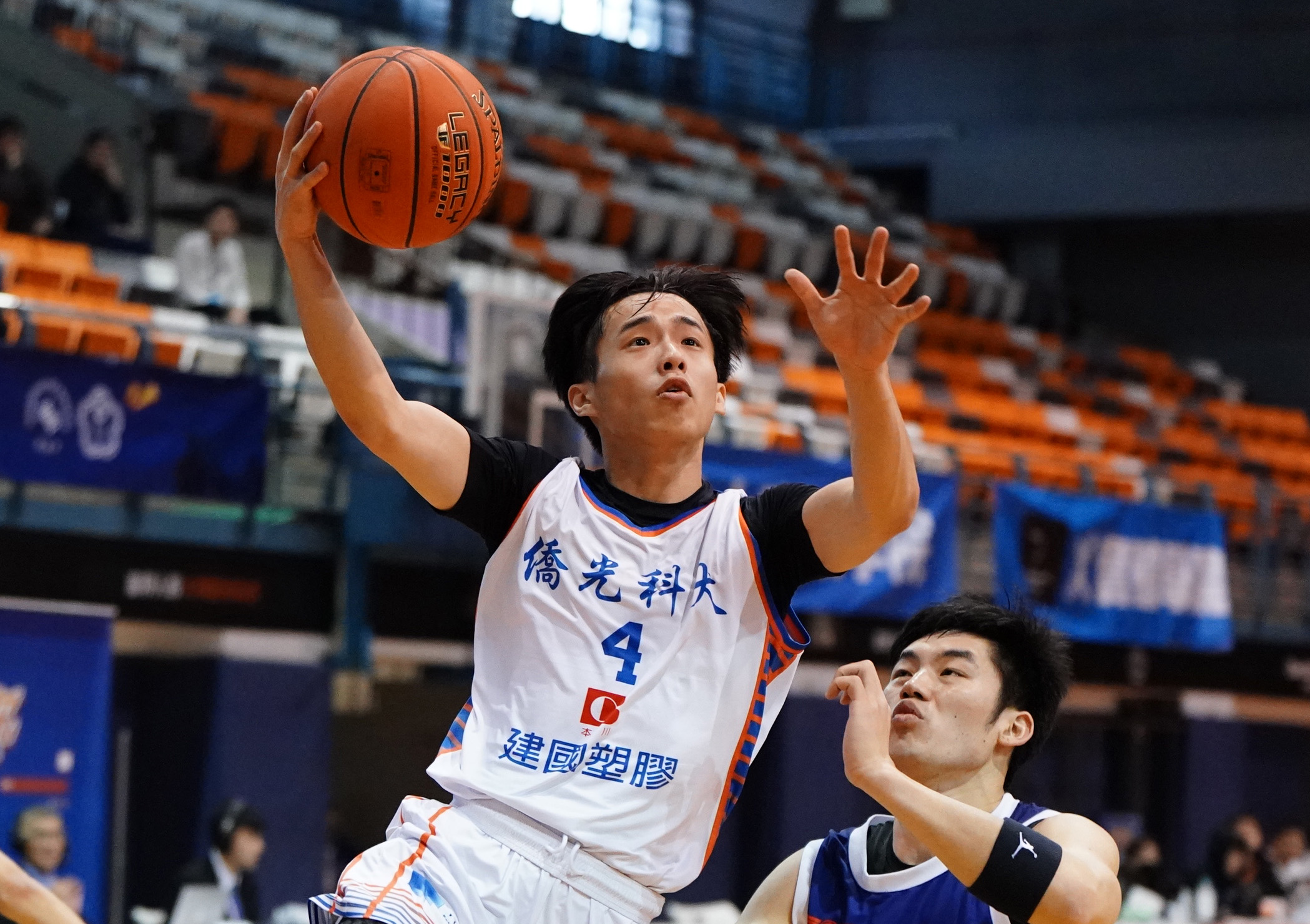 僑光陳曛豪19分。大專體總提供