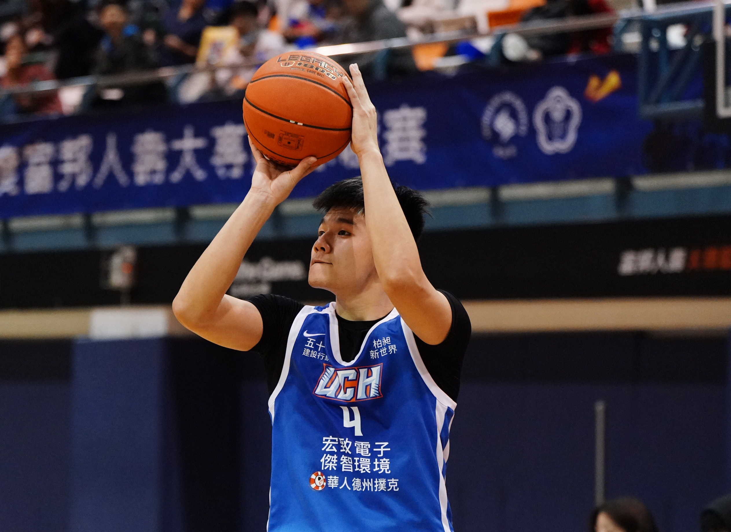 健行王鼎鈞打出Uba生涯新高單場8記外線拿下32分外加6助攻。大專體總提供