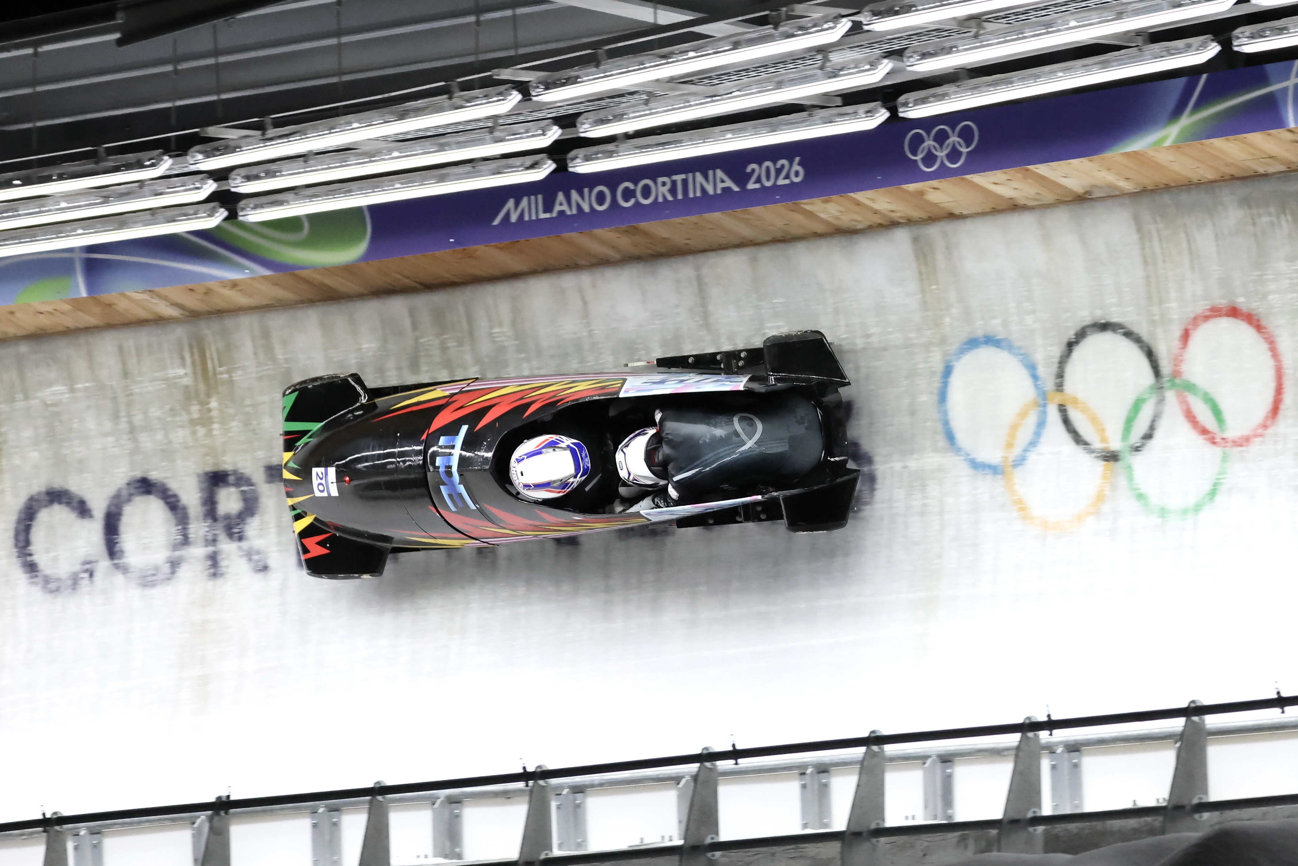台灣首支女子雙人雪車隊歷史性完賽。中華奧會提供
