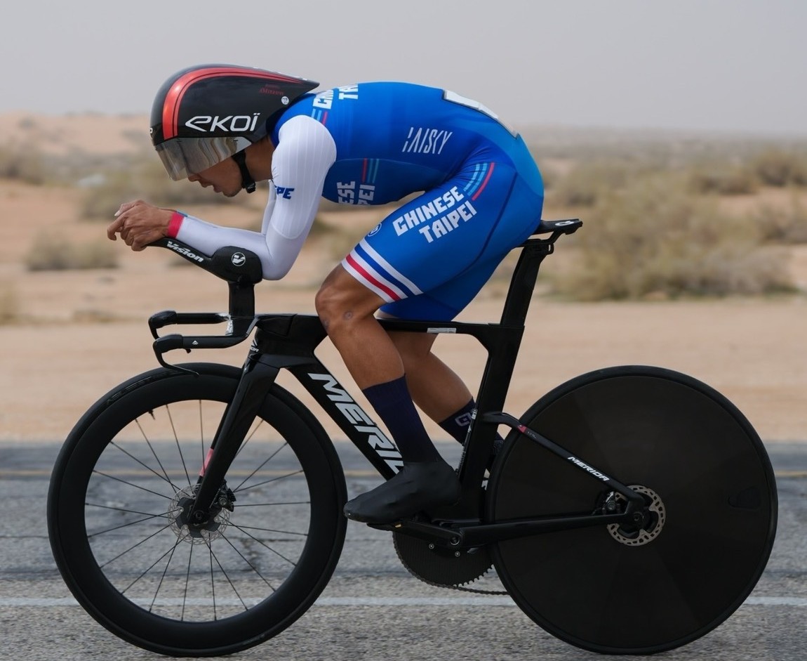 杜志濠選用美利達Time Warp TT車做為征戰亞錦賽的最佳戰駒。摘自@AsianCyclingConfederation