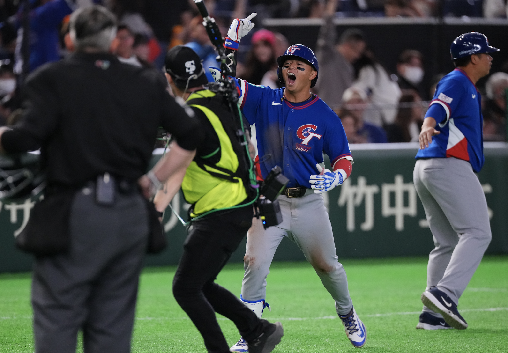 鄭宗哲開轟。記者劉峻誠攝