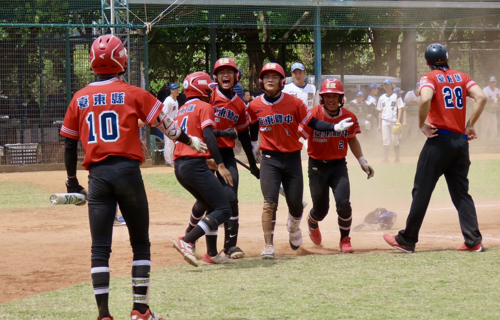 東體一分險勝進16強。學生棒聯提供