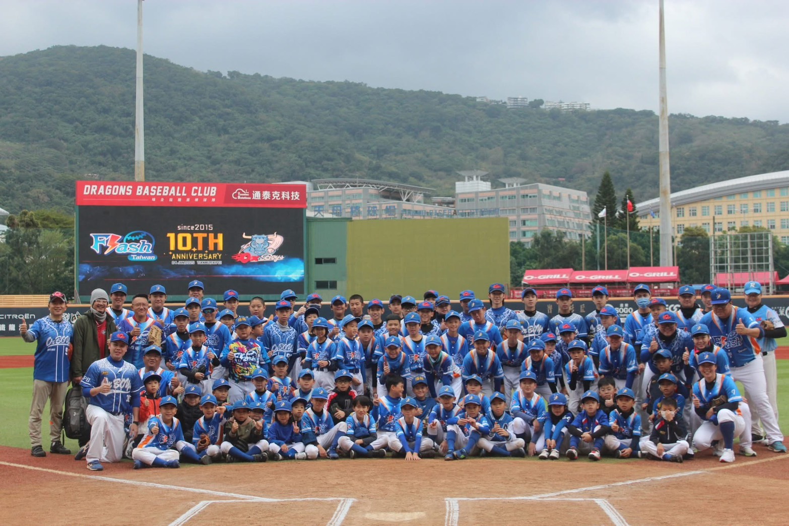 藍色閃電野牛是TLLB CUP元老之一。藍色閃電野牛提供