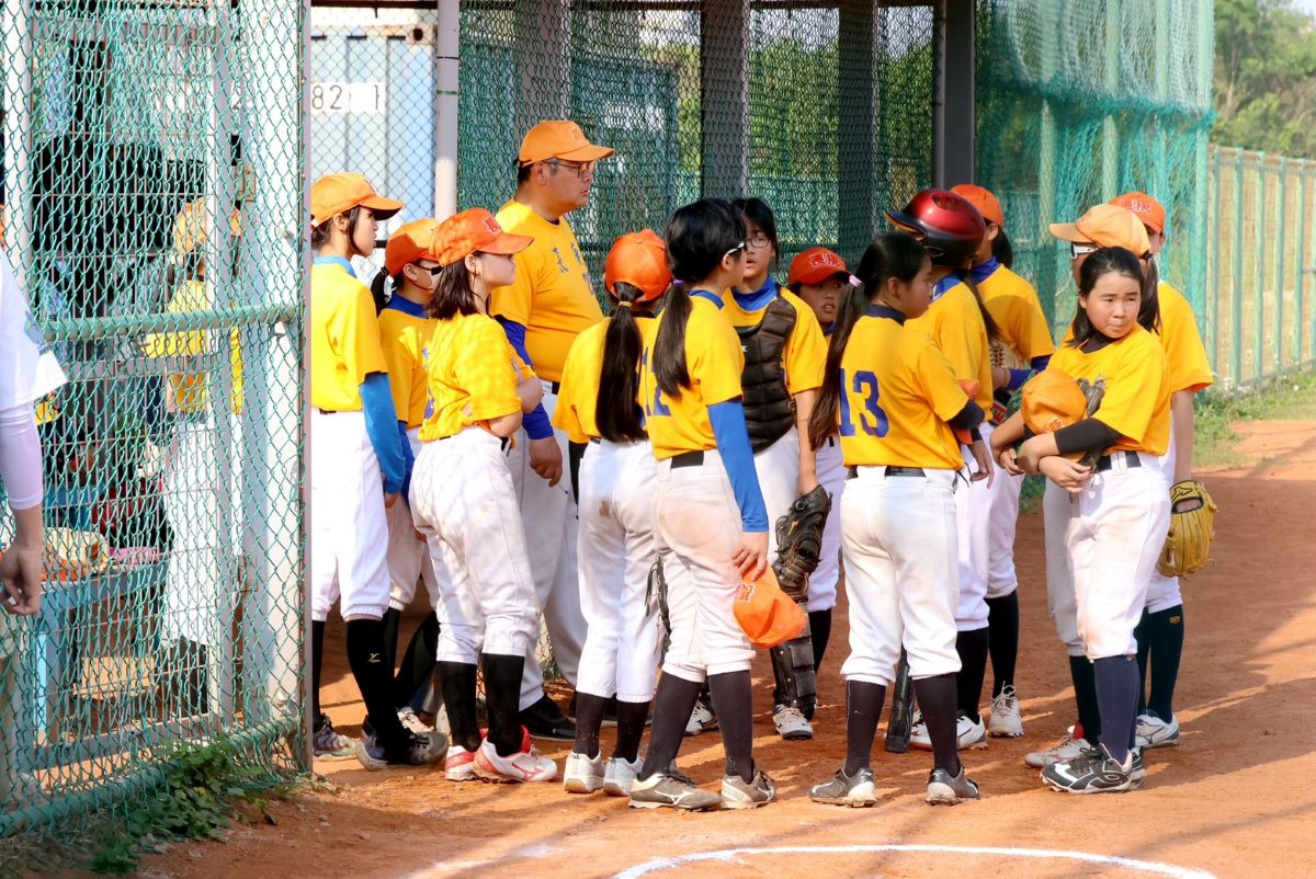 長庚終場以11比10險勝在國小軟式聯賽女子組旗開得勝。學生棒聯提供