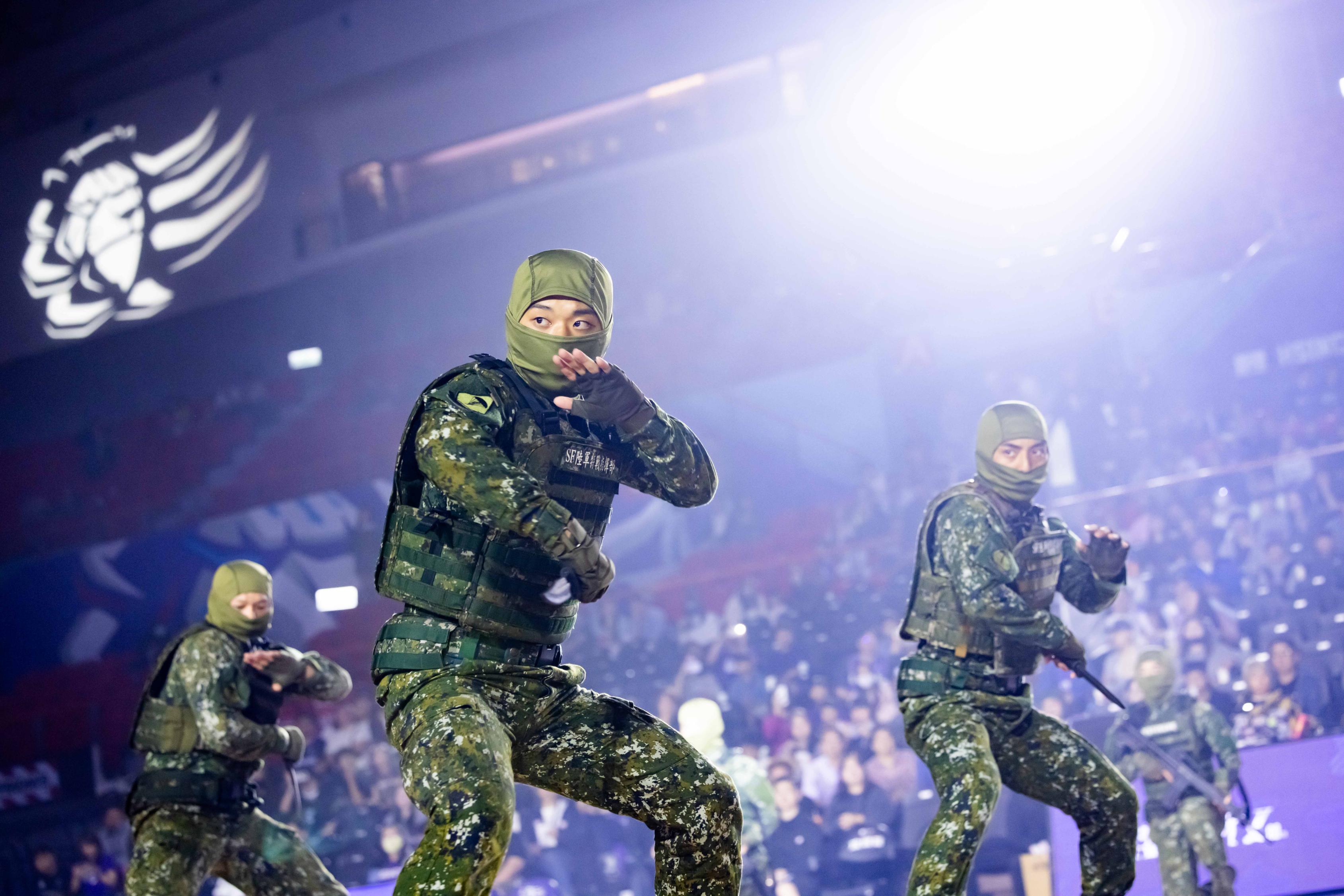 陸軍特種作戰指揮部戰技隊於賽前帶來精彩戰技操演。官方提供