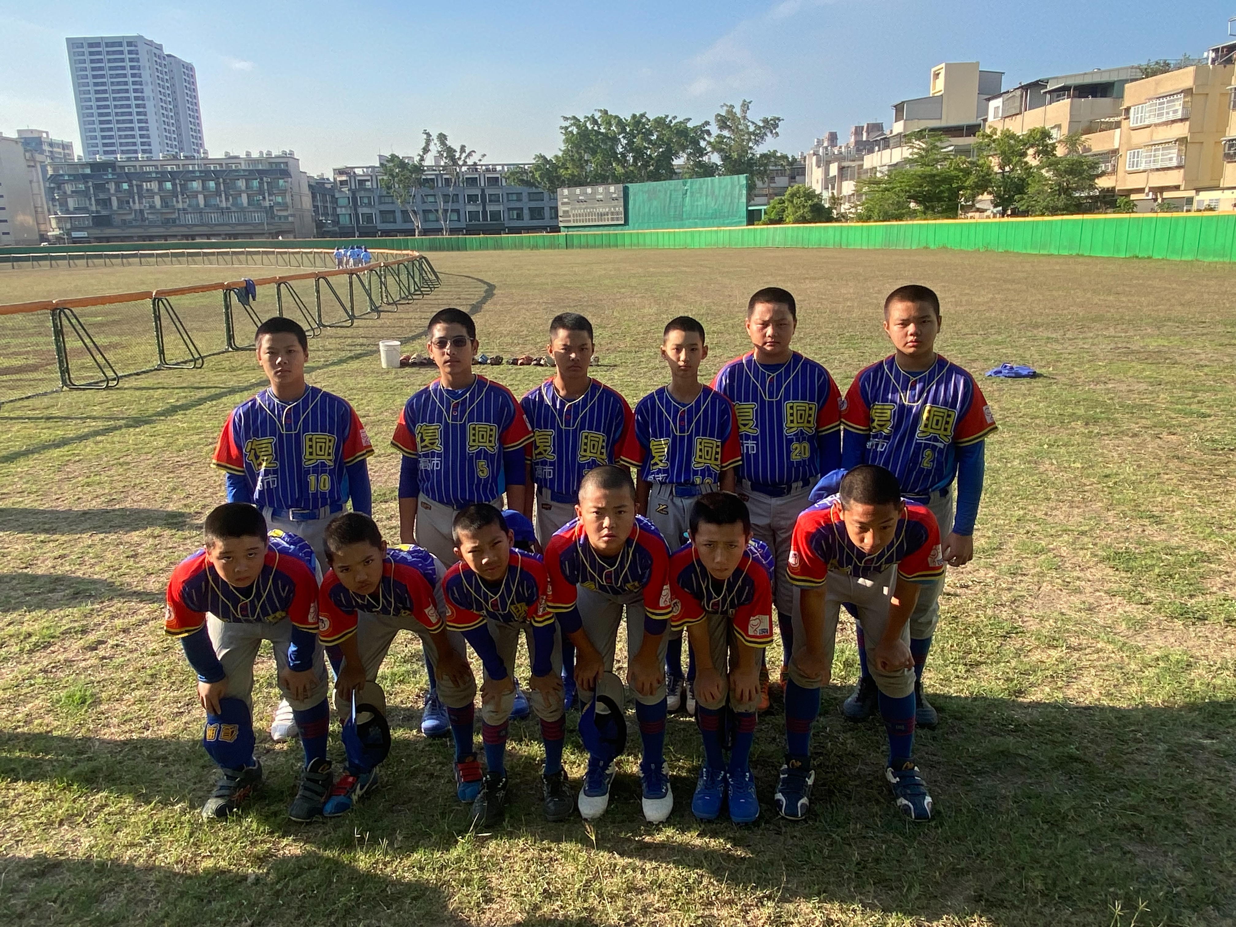 高雄市擁有左打部隊。復興國小提供