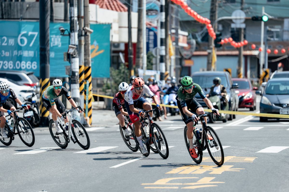 開賽42公里左右形成5人領先集團。國際自由車環台賽提供