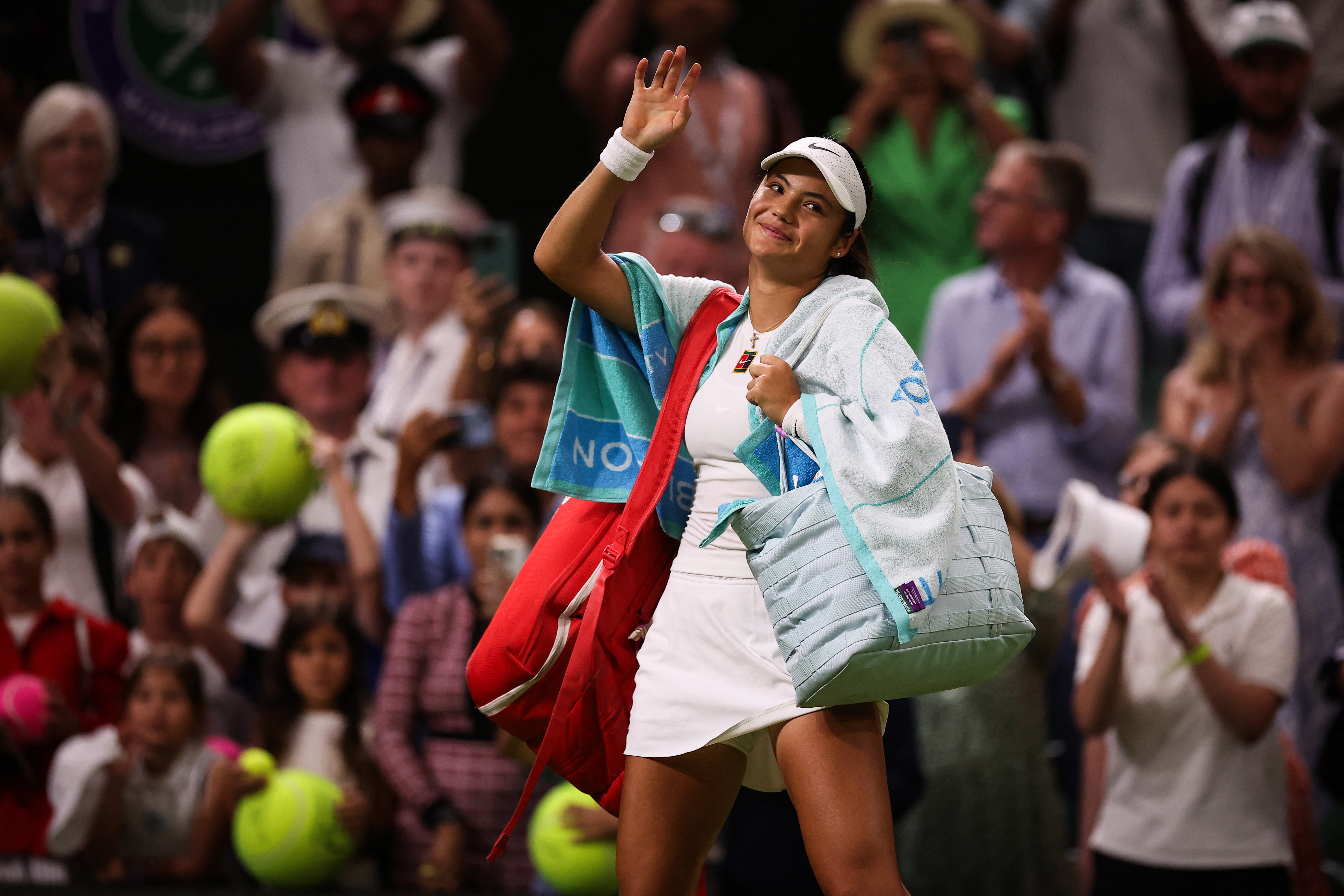 英國網球甜心拉度卡努（Emma Raducanu）因病退出邁阿密網賽。法新社