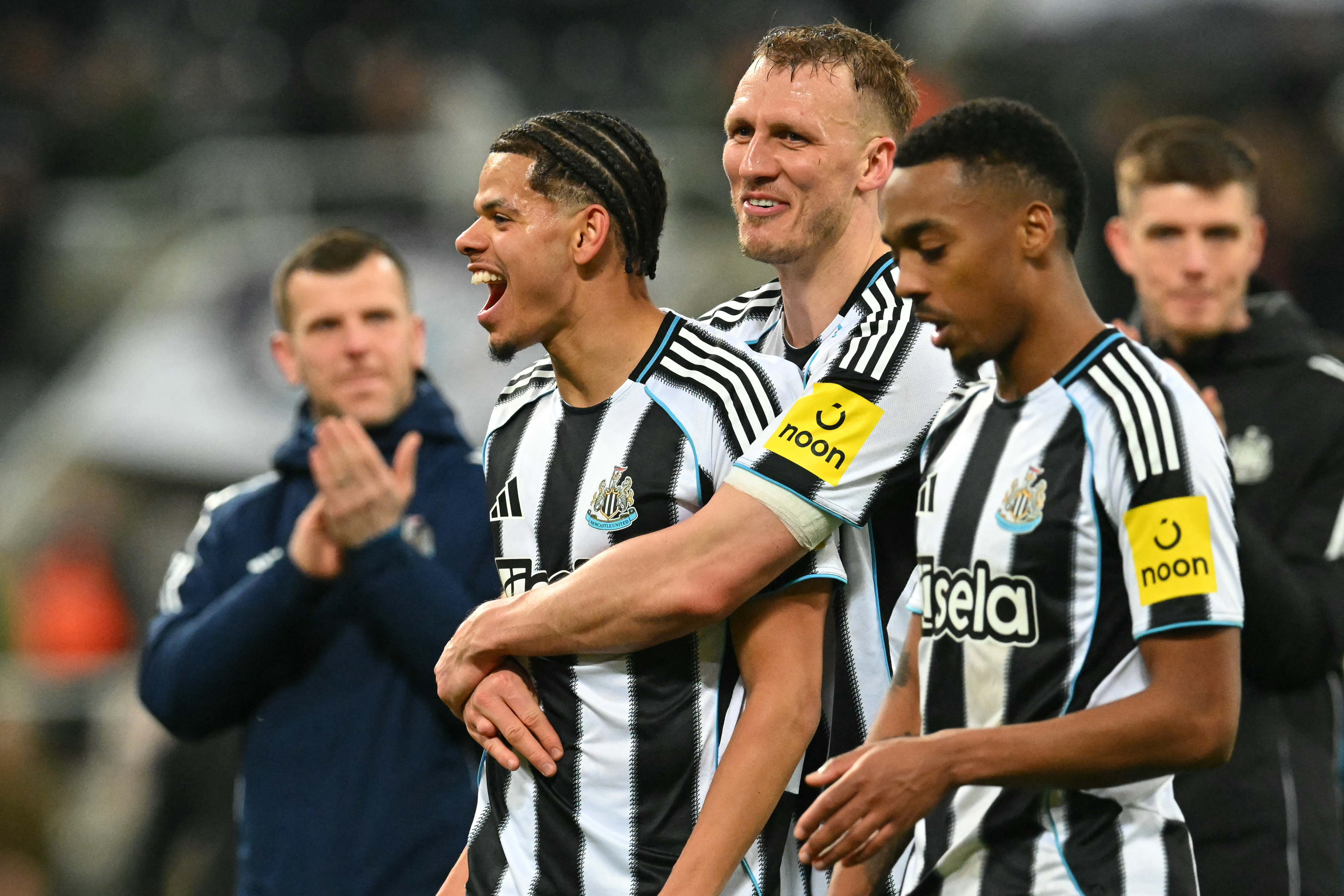 紐卡索聯替補上陣的奧蘇拉（William Osula，左）射進致勝球。法新社