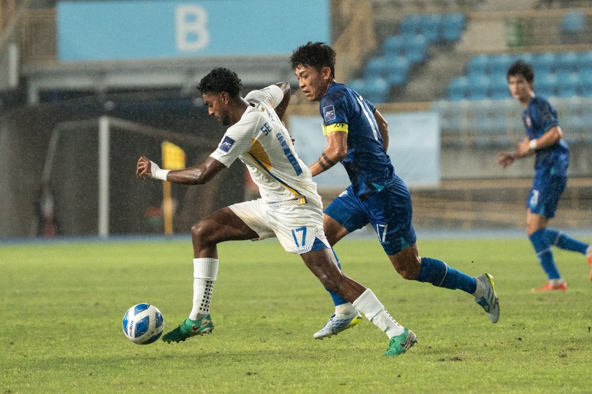 台灣隊長陳柏良(右)早早就因受傷而退賽。中華足協提供