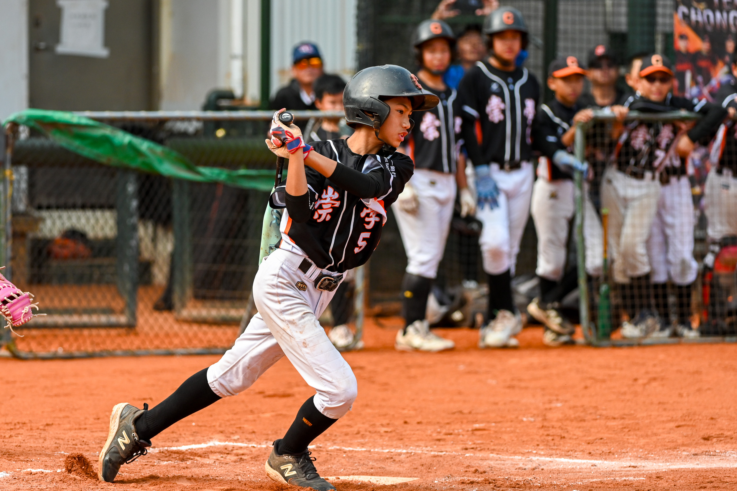 曾辰恩雙安送回3分打點。臺灣世界少棒聯盟提供