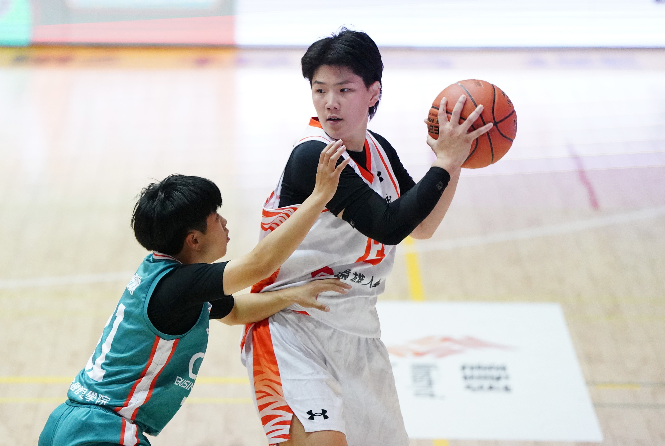 世新蔡佑蓮單場送出9助攻攻下11分。大專體總提供