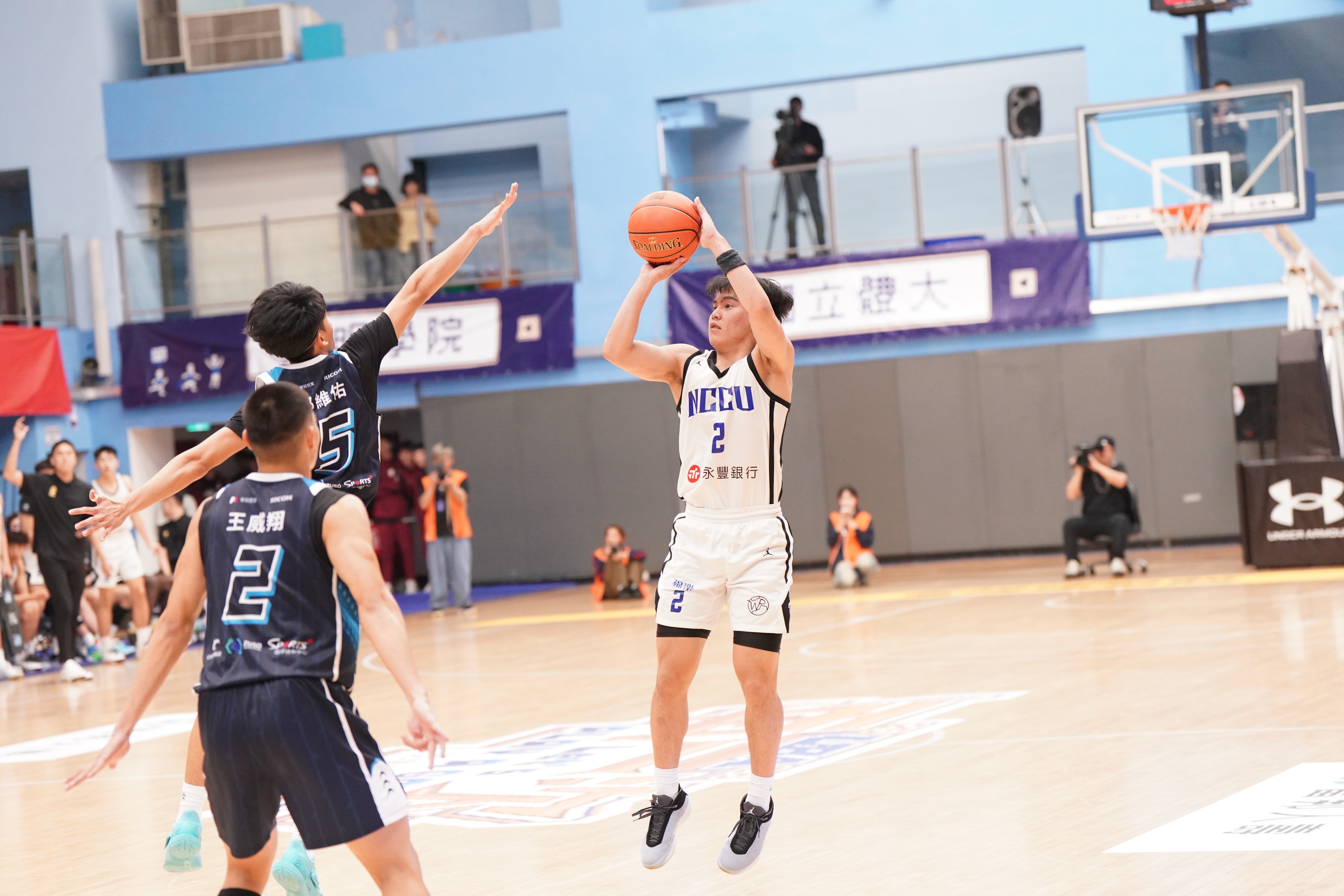 政治大學徐得祈14分外帶7籃板4助攻。 大專體總提供