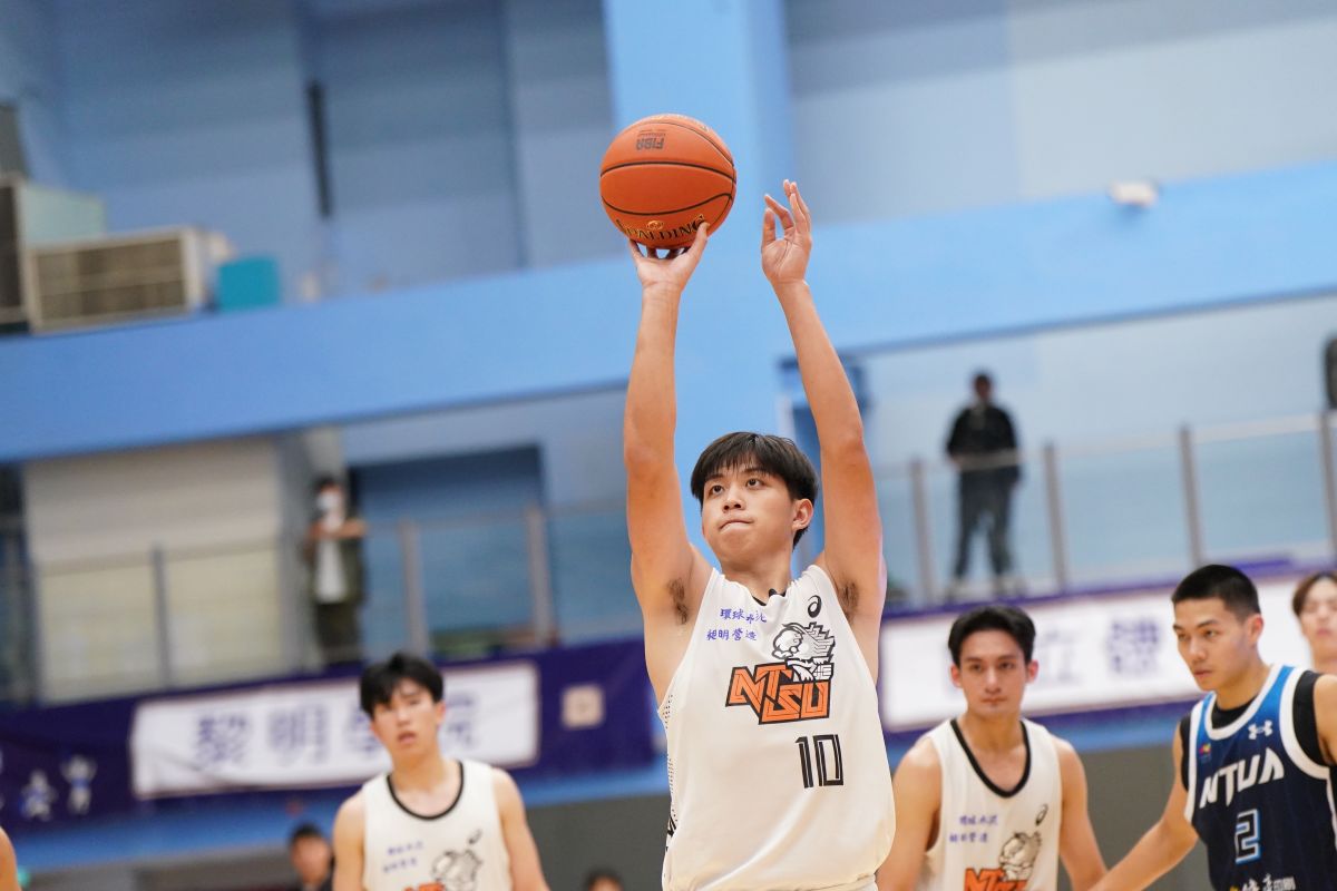 國立體大郭嘉安用11分12籃板達成雙十。大專體總提供