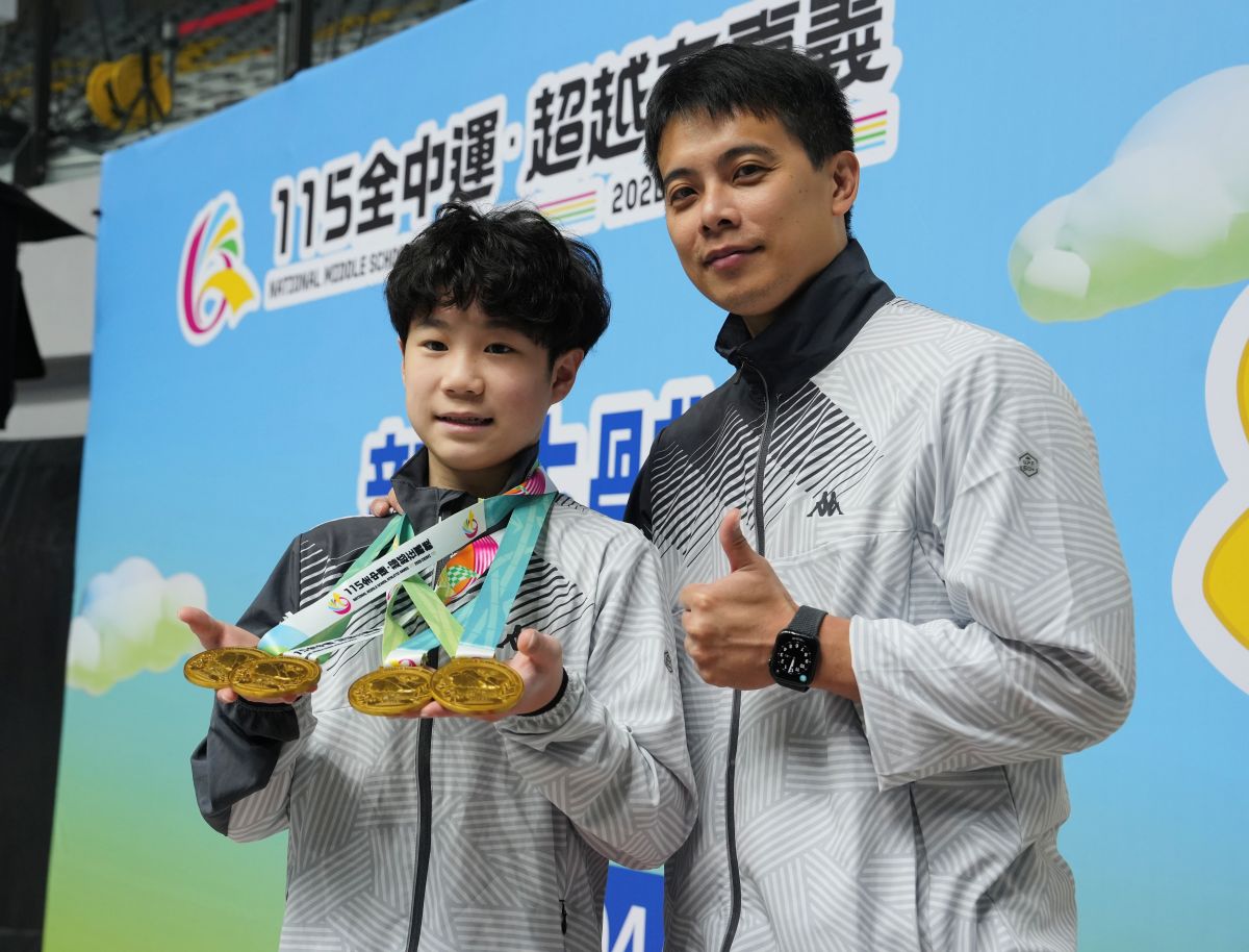 任泓力(左)大傷初癒仍拿下4面金牌，沈明璁攝