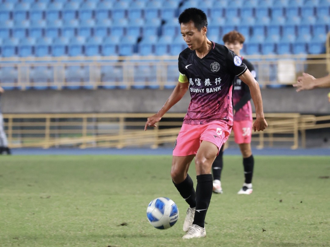 副隊長蔡孟辰帶起隊長袖標。官方提供