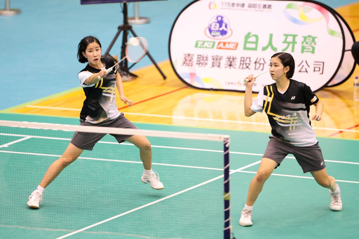 雙胎胞姐妹檔、臺北市中山國中唐嘉彤／唐嘉佑三局逆轉摘金。陳賜哿攝