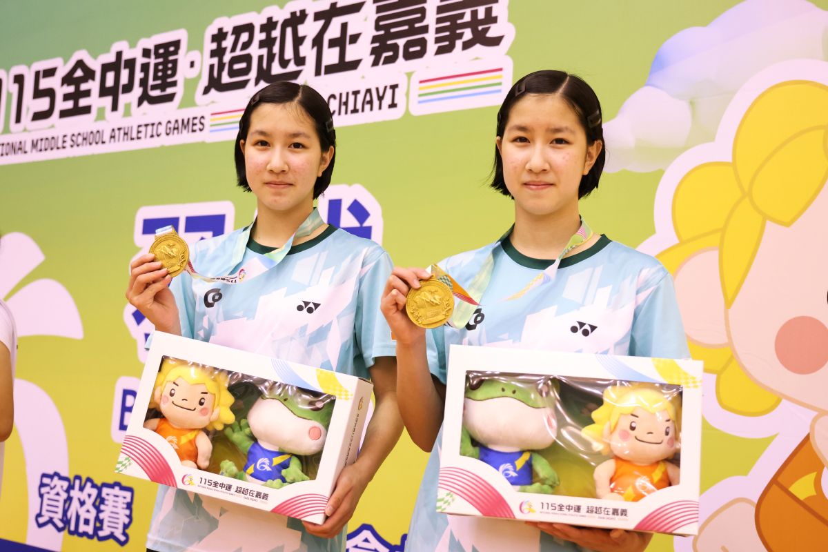 雙胎胞姐妹檔、臺北市中山國中唐嘉彤／唐嘉佑奪下首金。陳賜哿攝