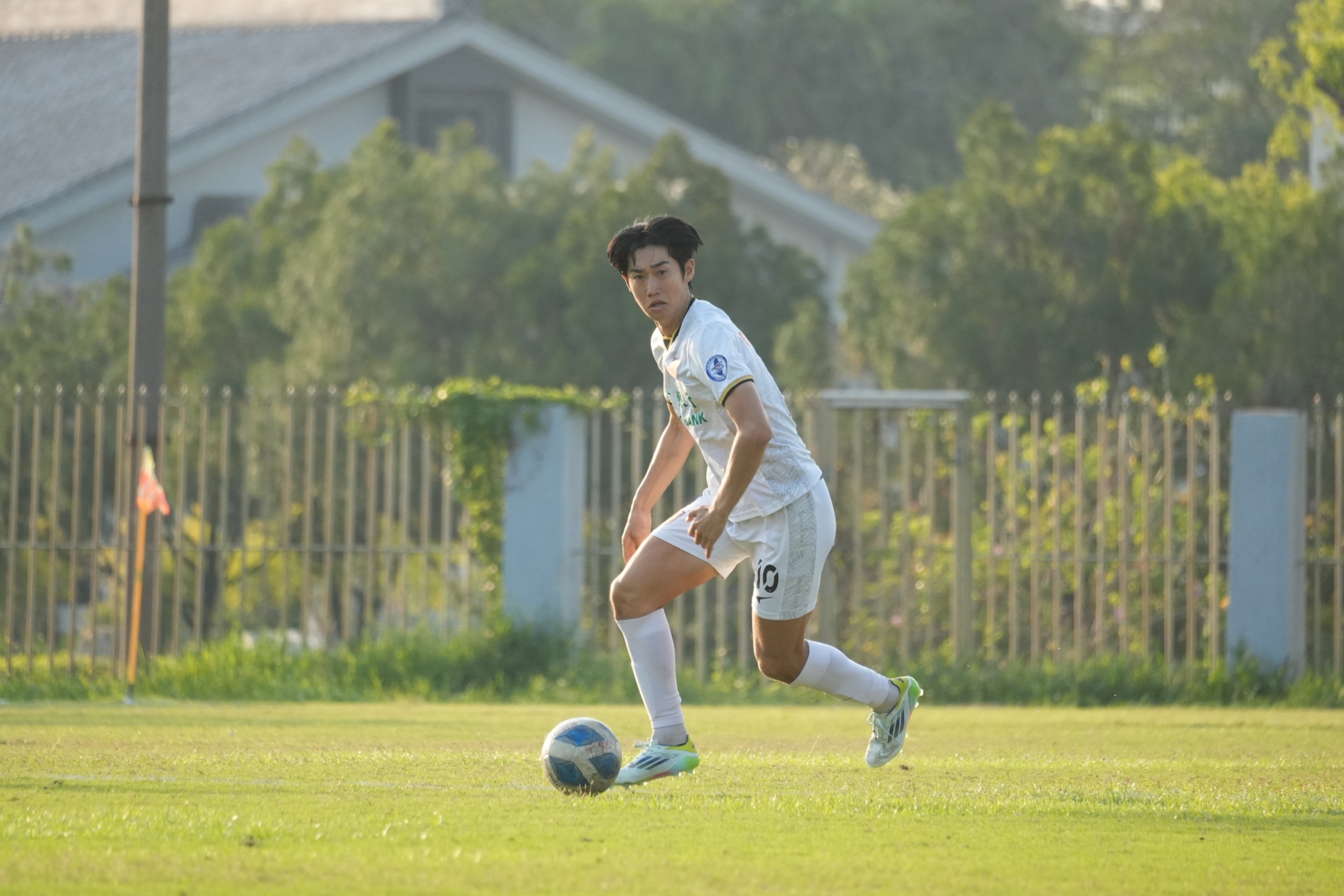 山崎直之等主力球員本場比賽因傷無法上陣。官方提供