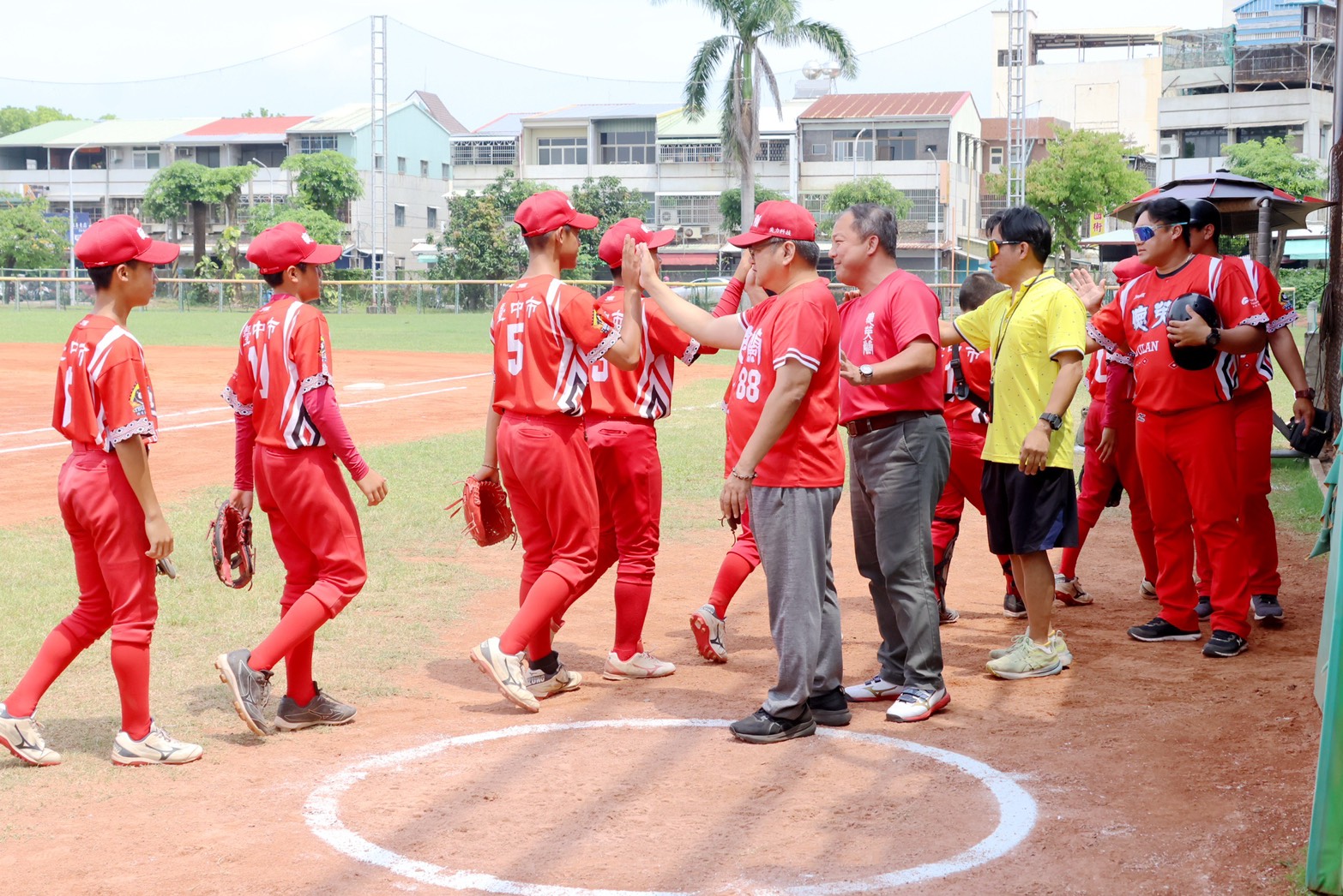 德芙蘭成軍4年首進4強。學生棒聯提供