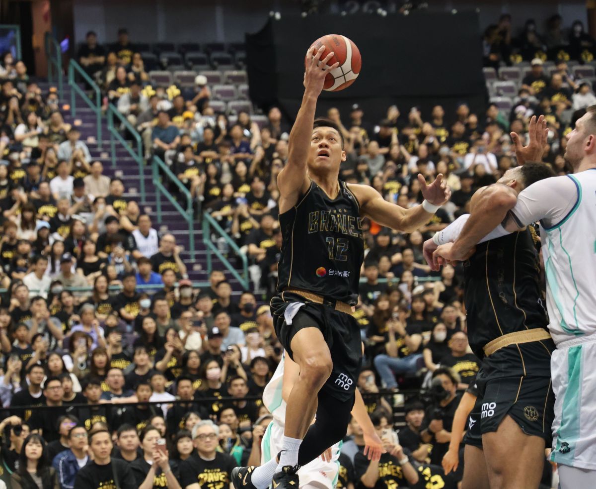 林志傑上半場擺脫防守上籃得手。陳楷攝