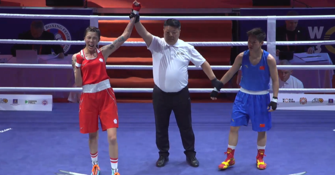 黃筱雯（左）成功打敗中國選手晉金牌戰。摘自ABG