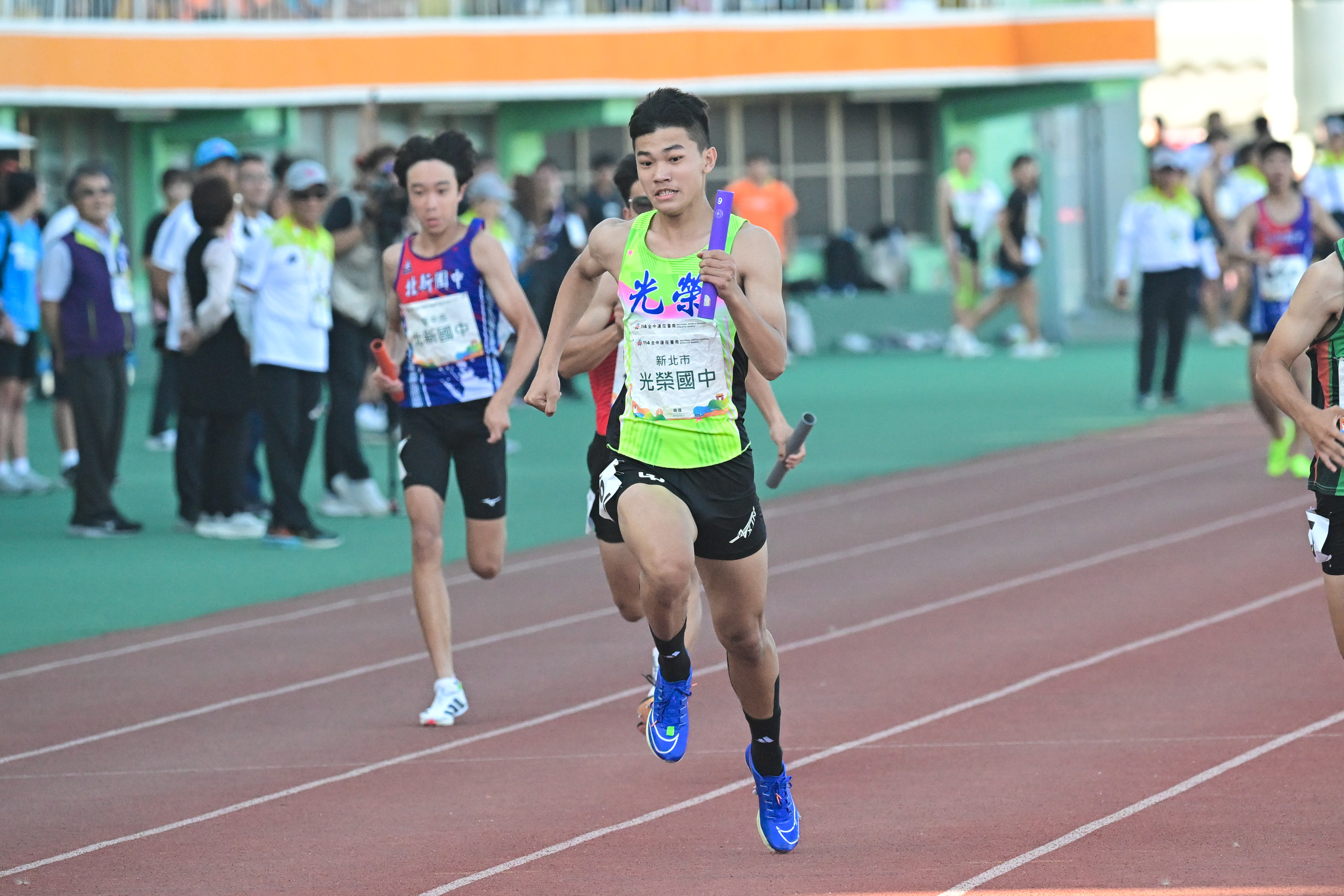 新北光榮國中田徑選手陳予澤全力衝刺力拼115全中運金牌。新北體育局提供