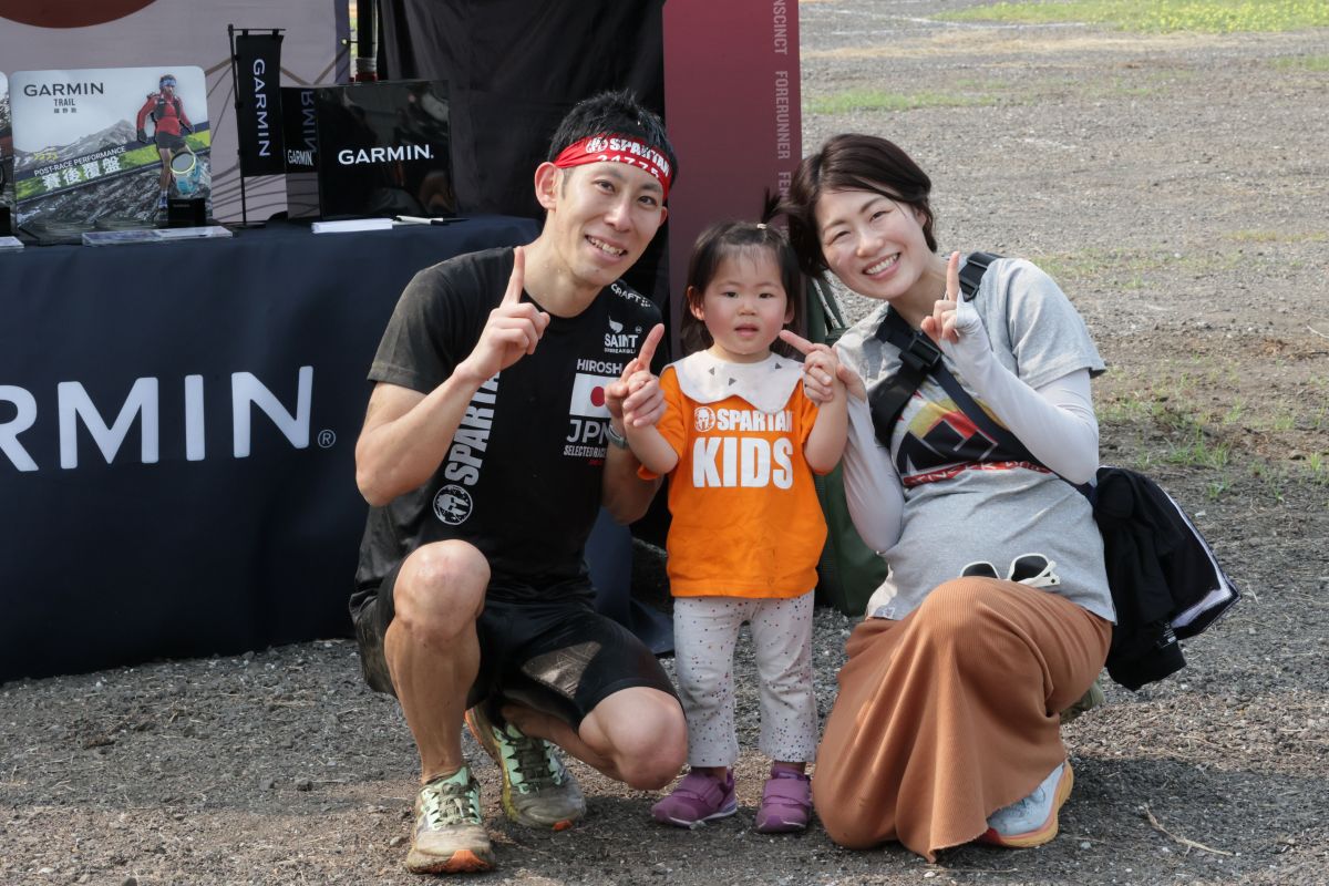 日本「最強公務員」封號的加藤浩這次特別帶著妻女一同參賽。大會提供