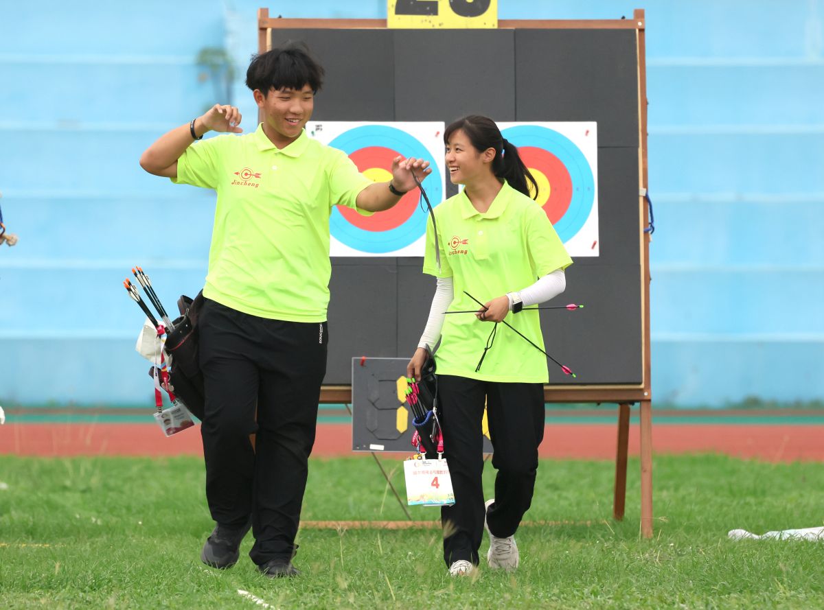 林姿璇右身高比搭檔吳柏玓足足矮了一個頭。台南市體育局提供