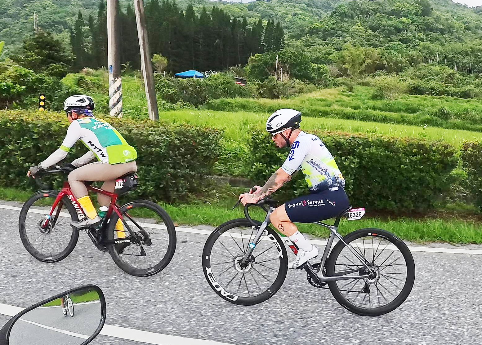 義大利單腿騎士Andrea 完成挑戰。中華民國自行車騎士協會提供