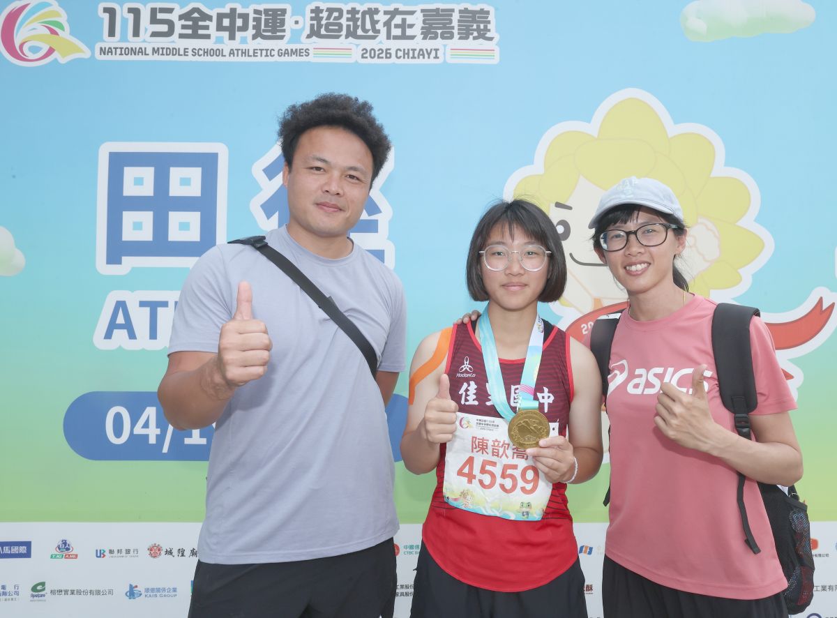 陳歆喬巧遇偶像鄭照村。台南市體育局提供