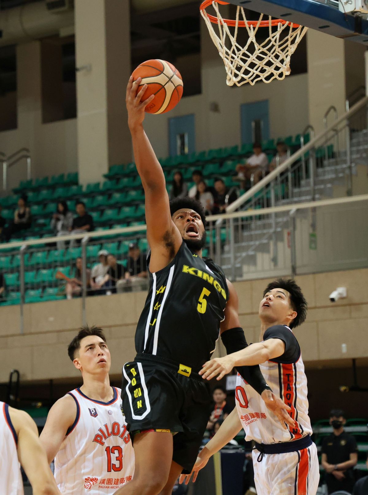 國王傑登上半場僅得兩分,下半場十六分仍無法縮小差距。陳楷攝