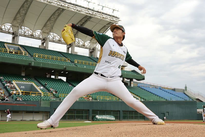 王維中。台鋼雄鷹提供